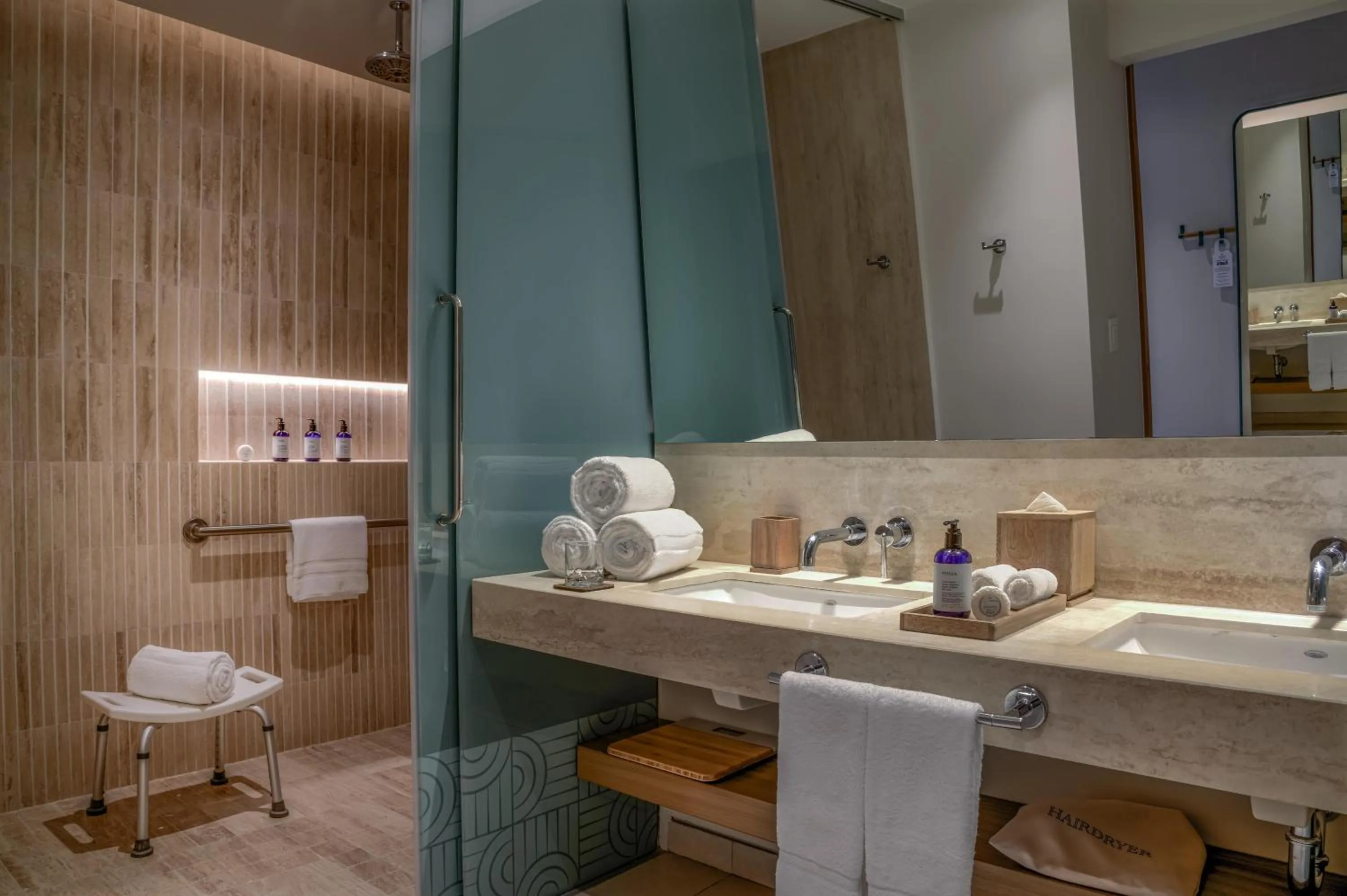 Bathroom in Hilton Cancun Mar Caribe All-Inclusive Resort