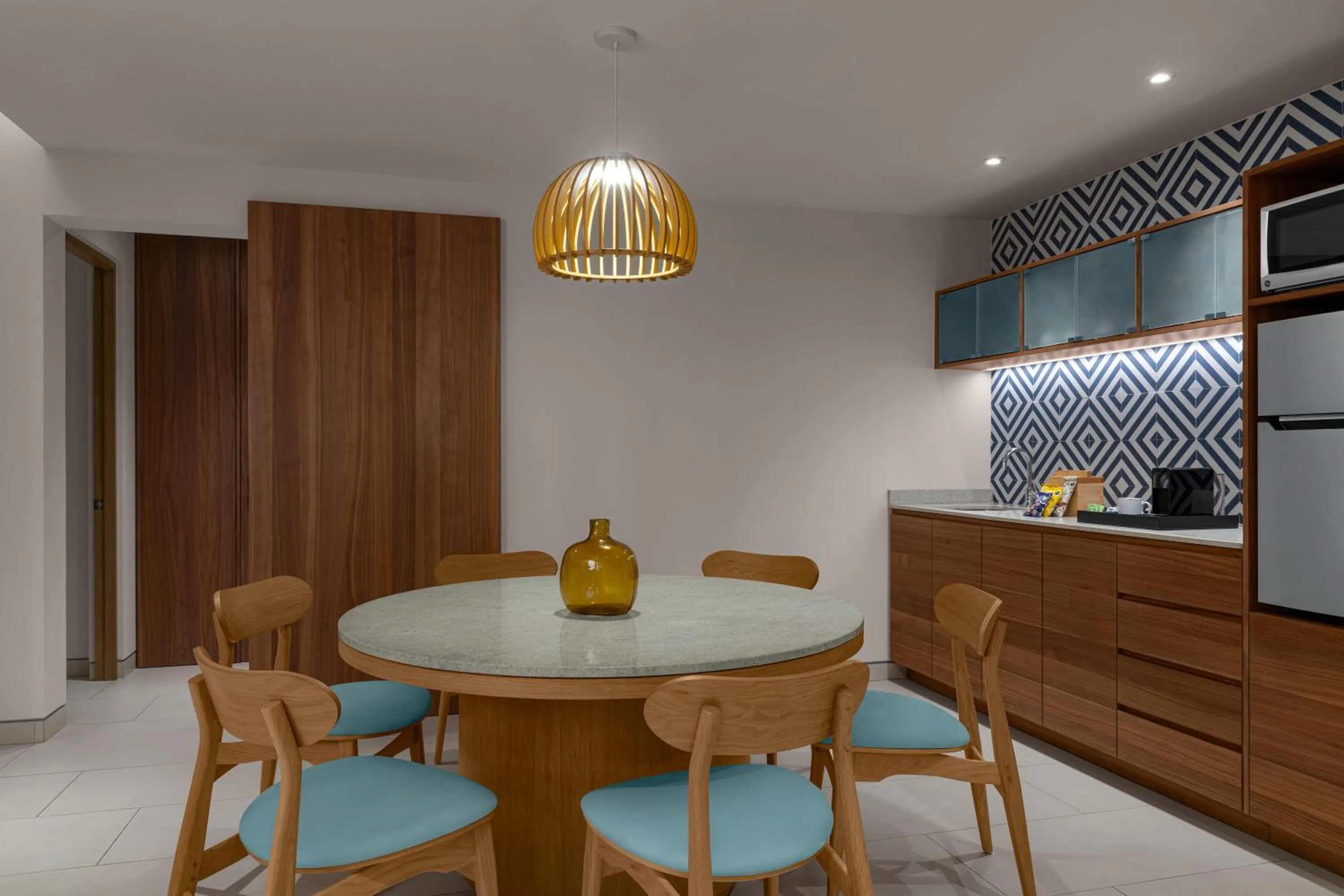 Kitchen or kitchenette in Hilton Cancun Mar Caribe All-Inclusive Resort