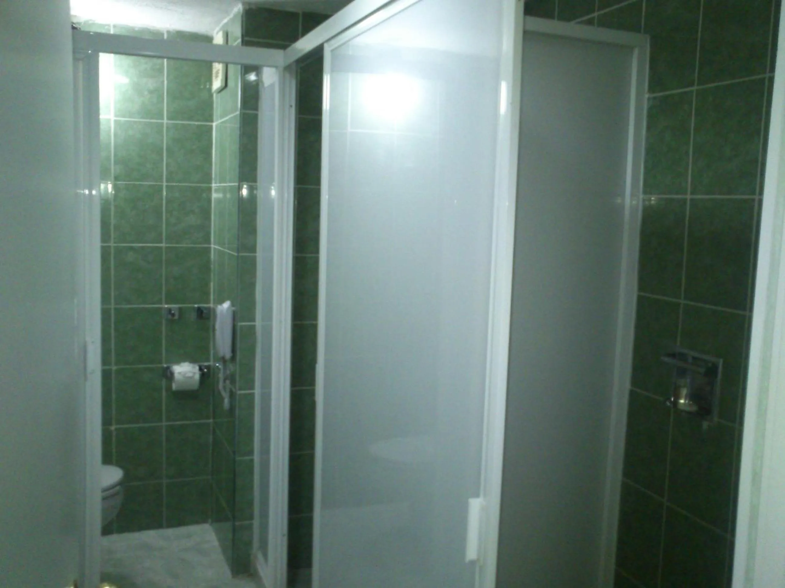 Shower in Dorados Conventions & Resort