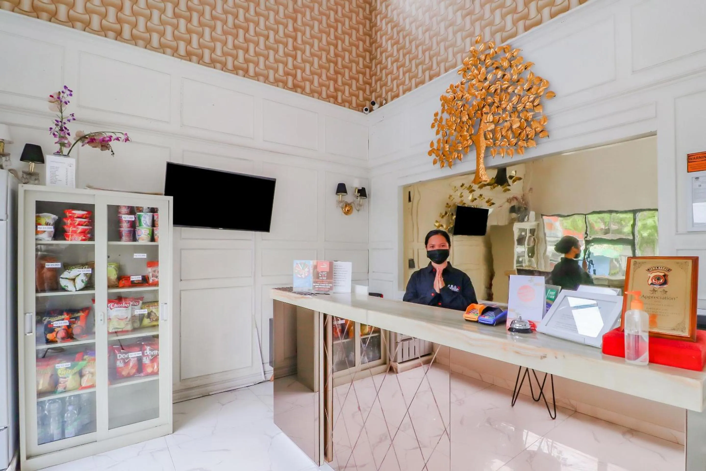 Lobby or reception in Super OYO Collection O 31 The Batik Bed And Coffee Bandung