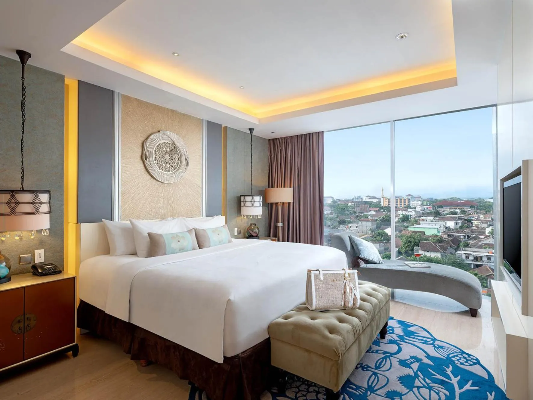 Bedroom, Bed in ARTOTEL Suites Bianti Yogyakarta, CHSE Certified