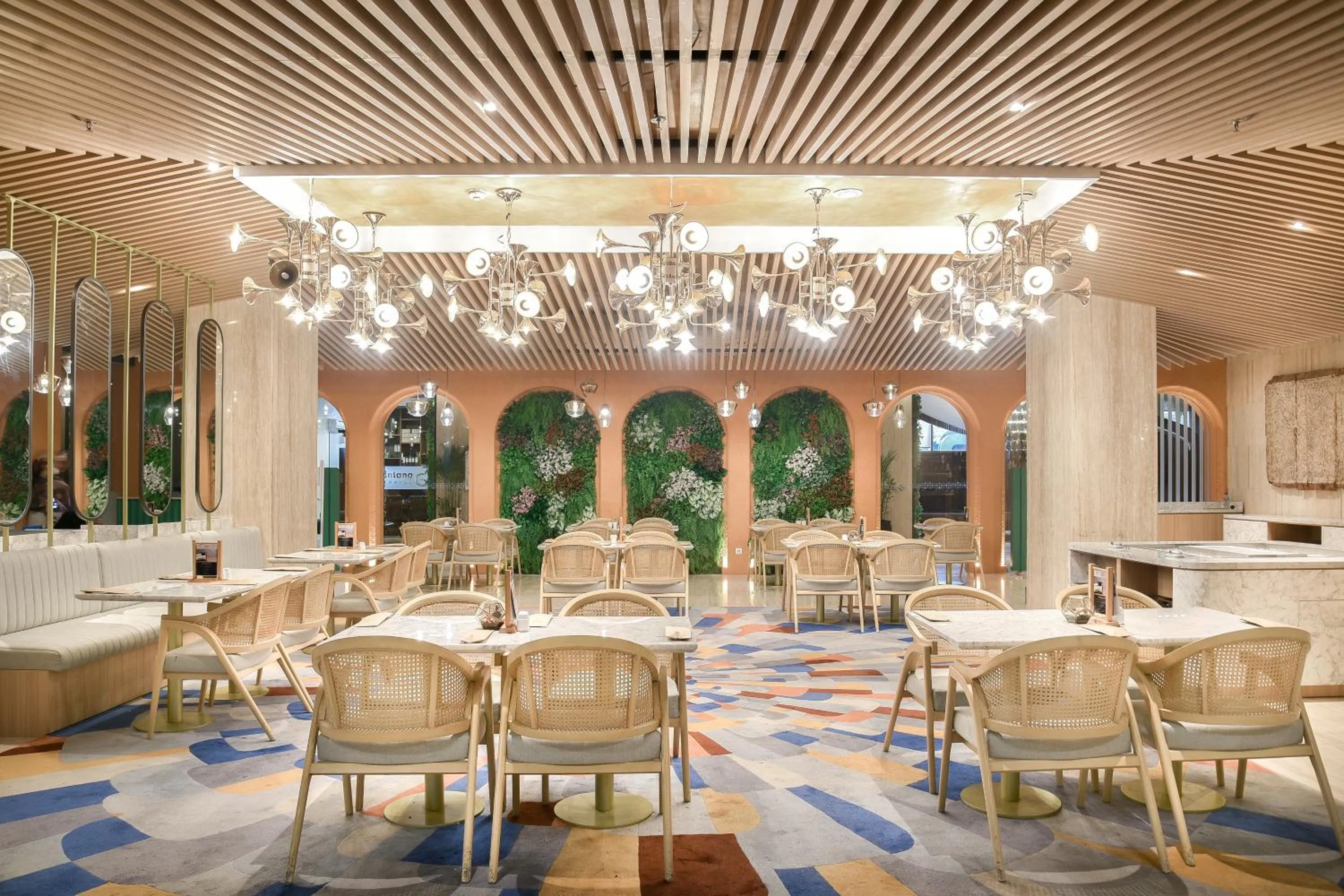 Restaurant/places to eat in ARTOTEL Suites Bianti Yogyakarta, CHSE Certified