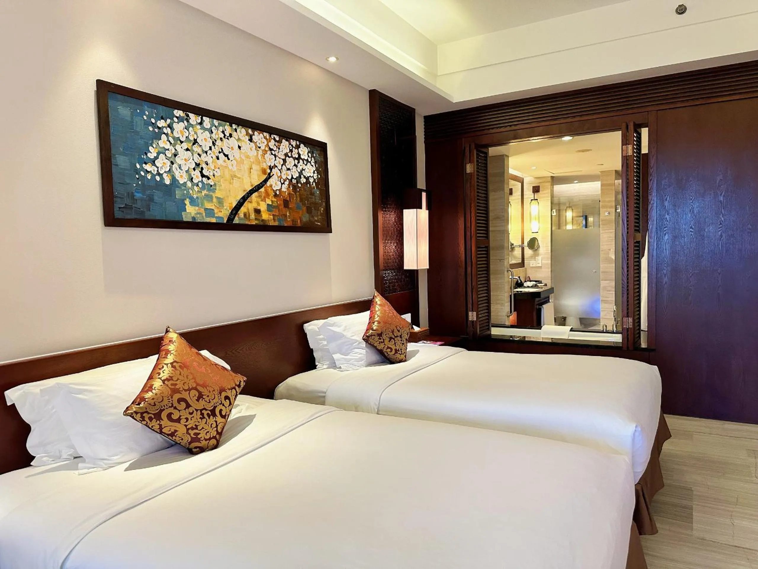 Bed in Crowne Plaza Danang Hotel & Resort