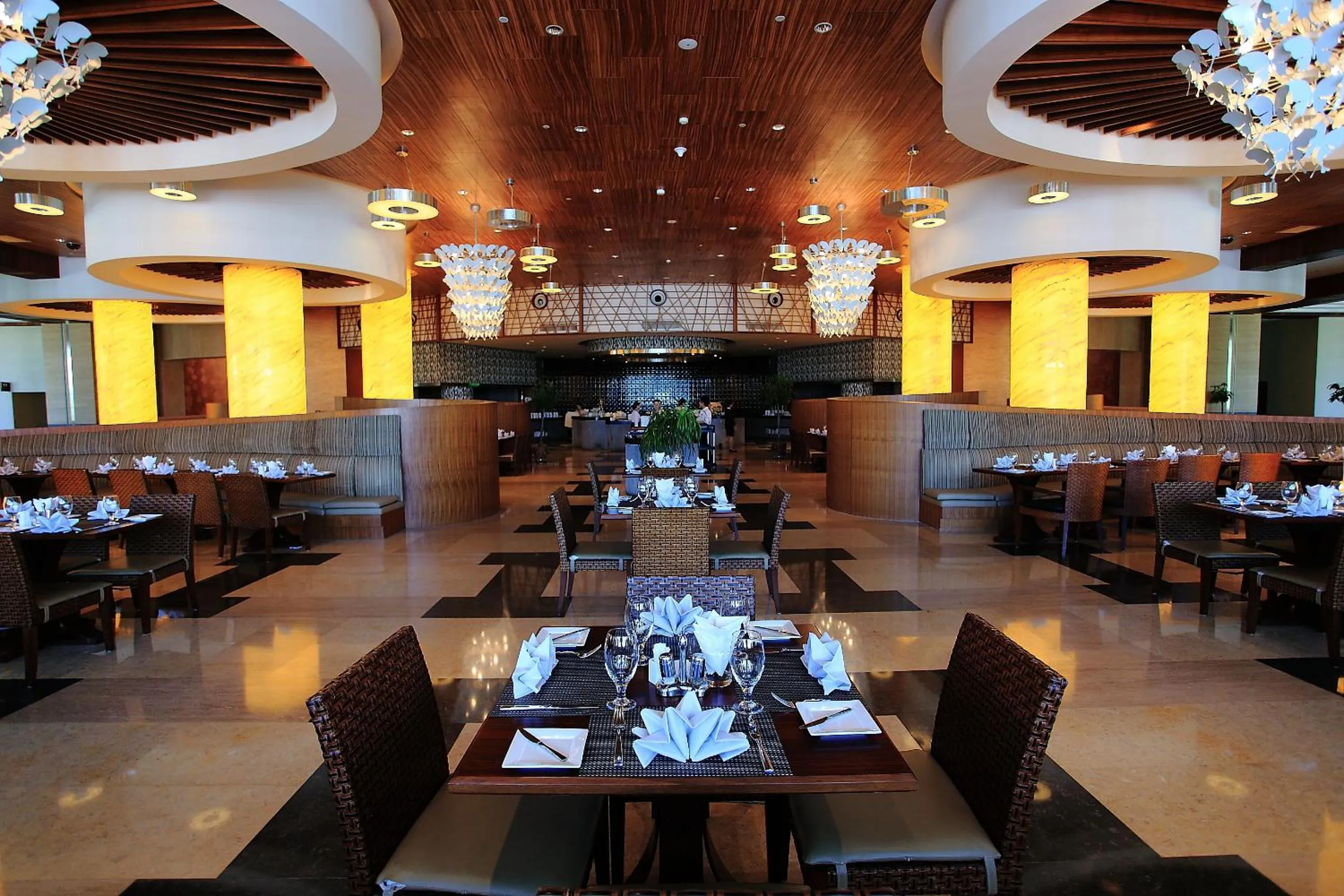 Restaurant/places to eat in Crowne Plaza Danang Hotel & Resort