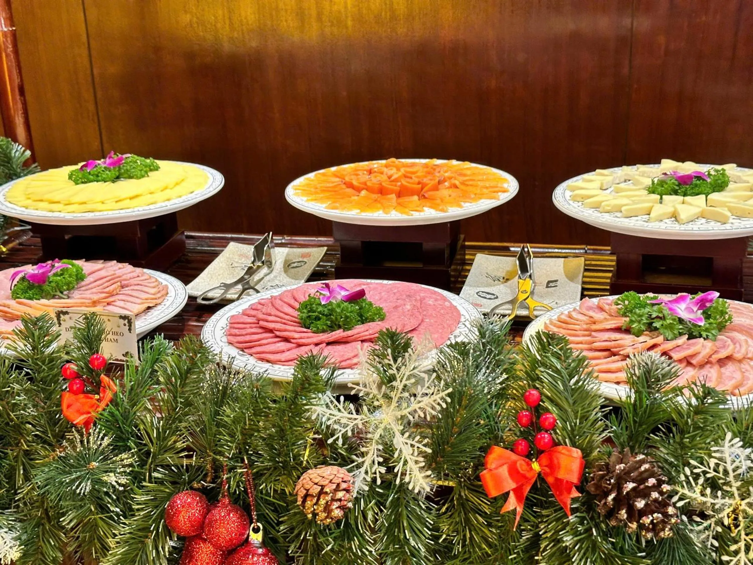 Food and drinks in Crowne Plaza Danang Hotel & Resort