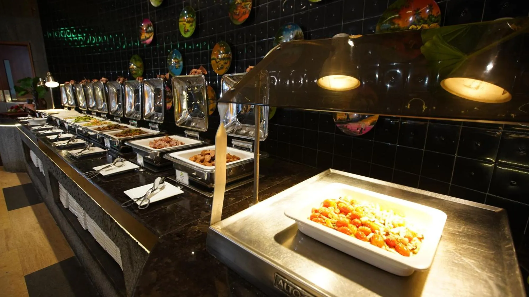 Restaurant/places to eat in Crowne Plaza Danang Hotel & Resort