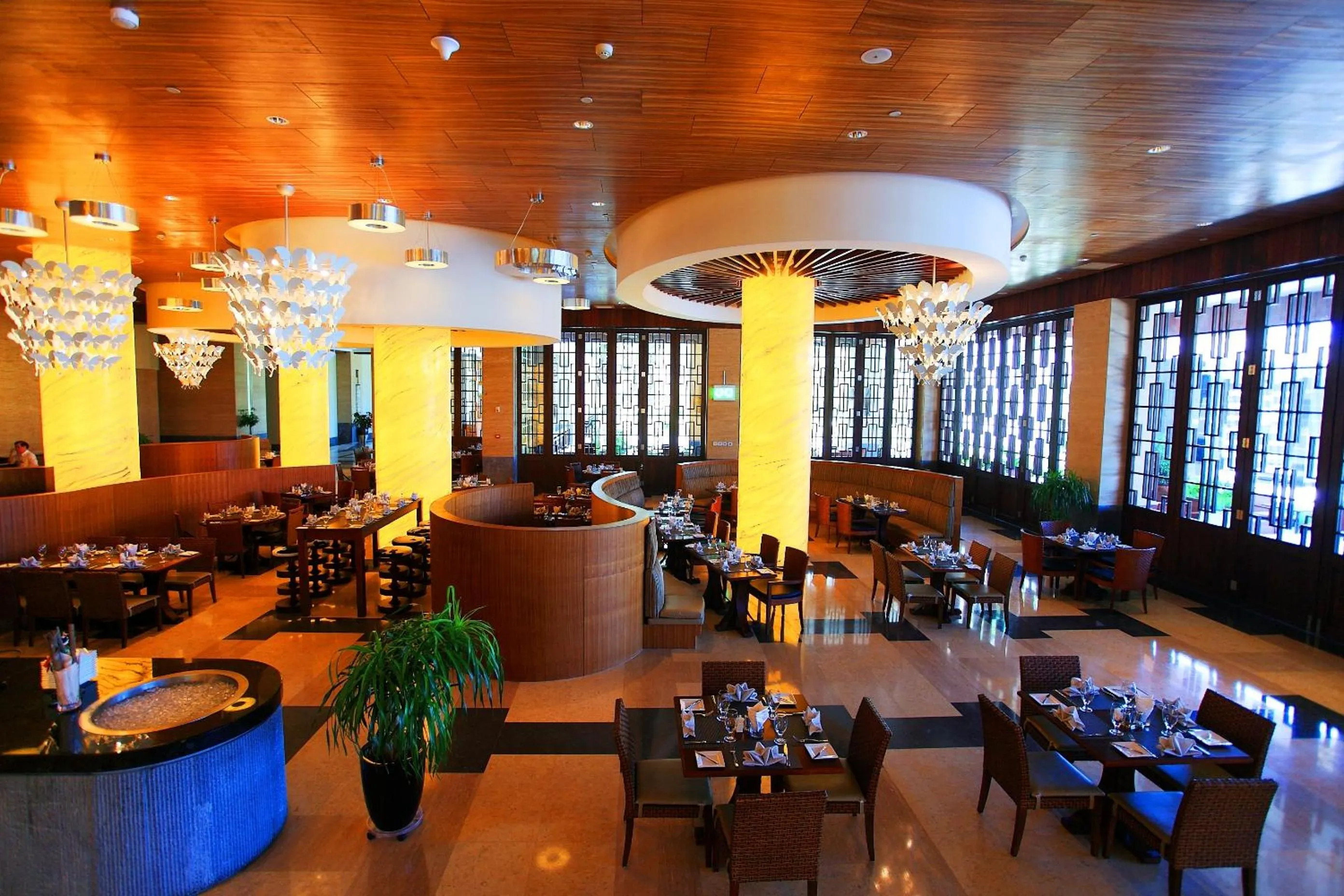 Restaurant/places to eat in Crowne Plaza Danang Hotel & Resort