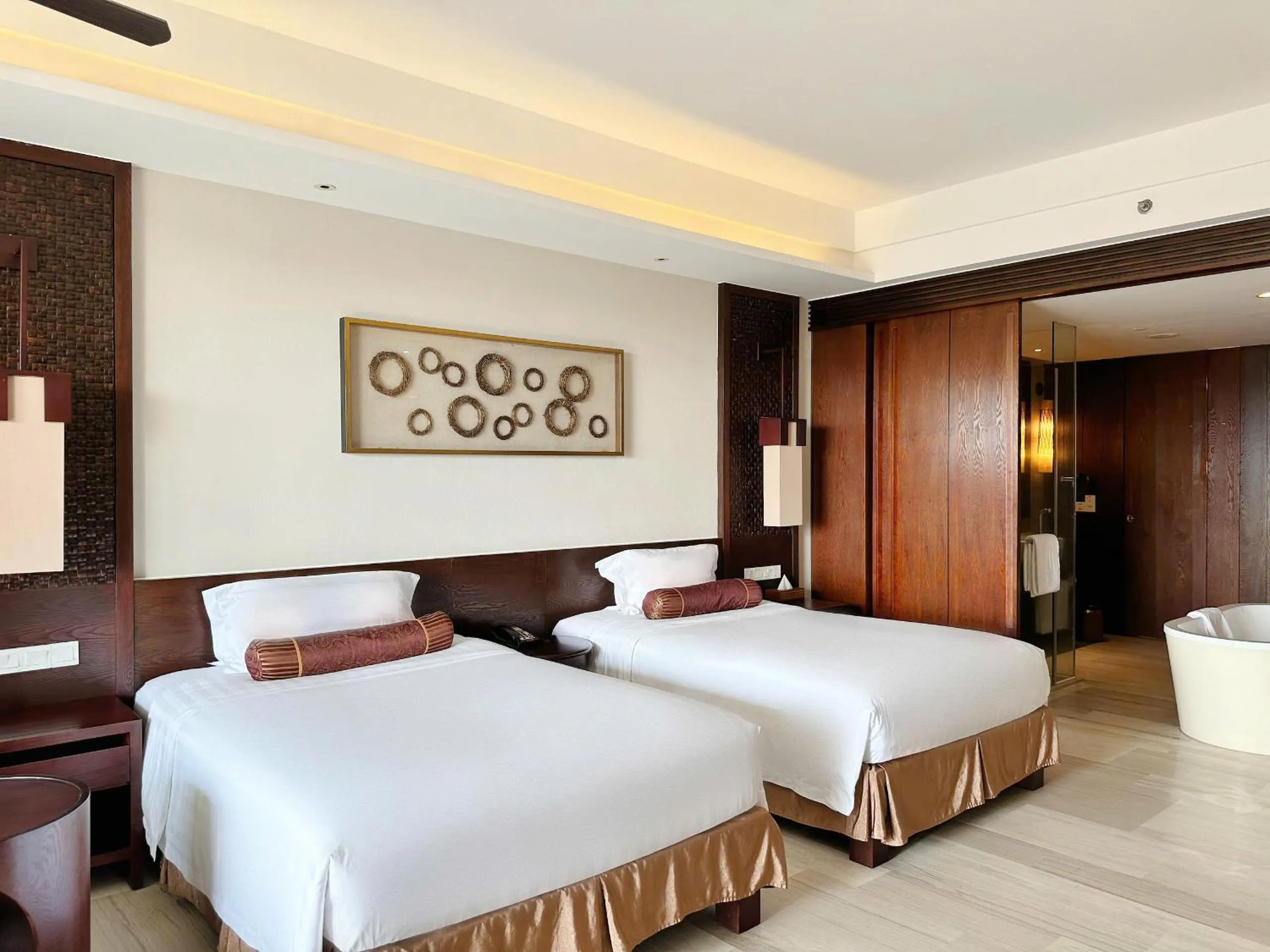 Bed in Crowne Plaza Danang Hotel & Resort