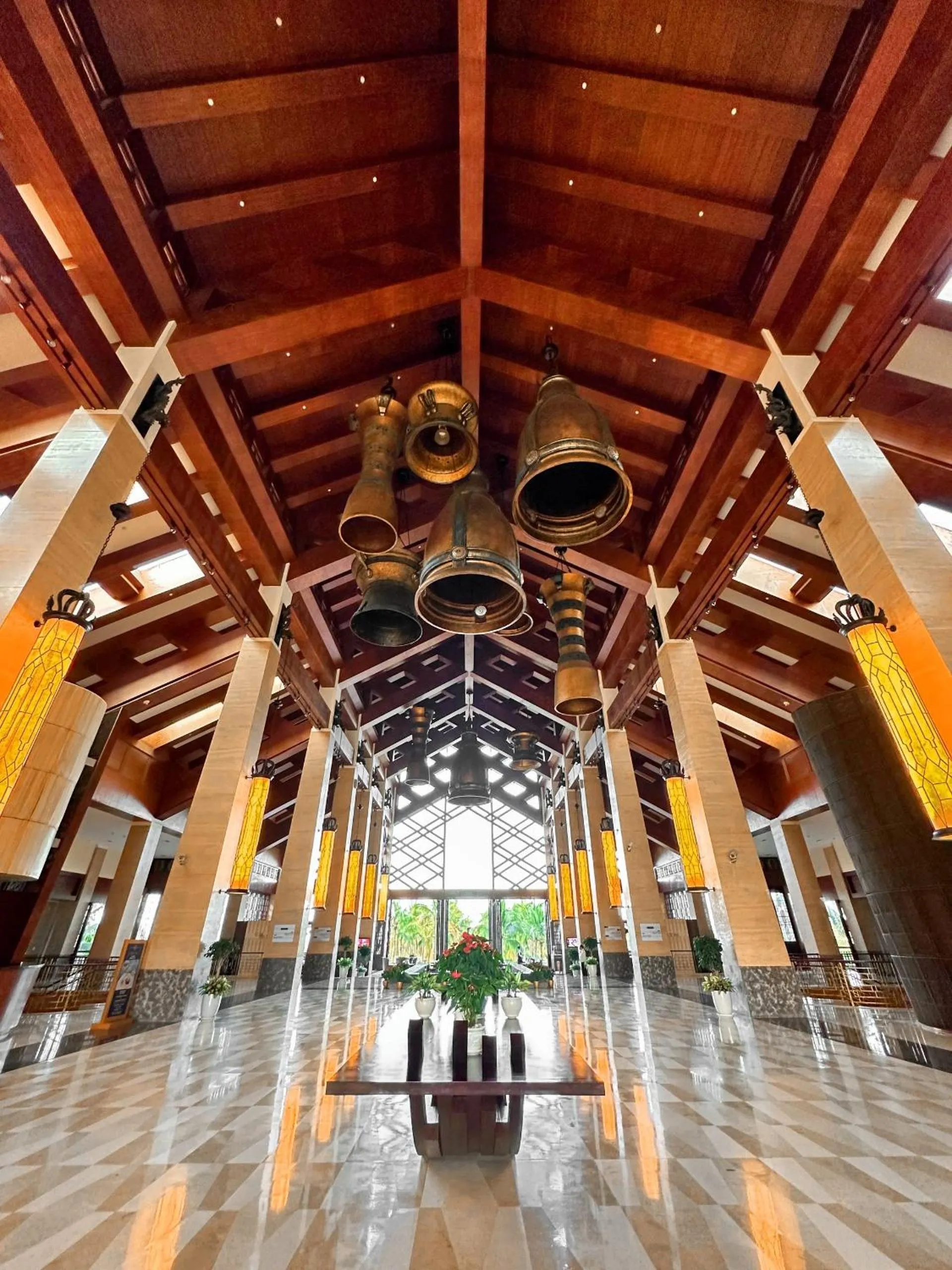 Lobby or reception in Crowne Plaza Danang Hotel & Resort