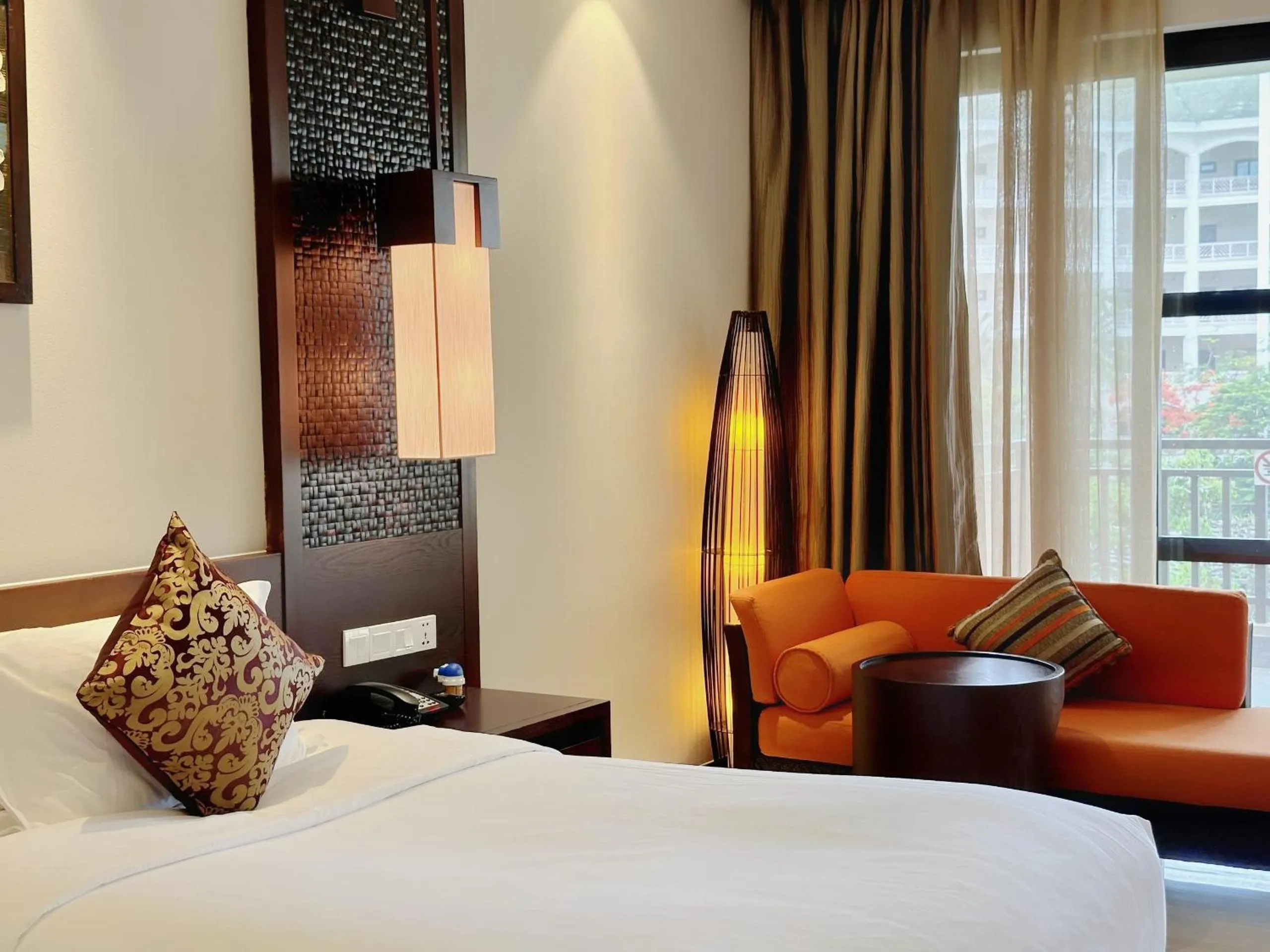 Bedroom, Bed in Crowne Plaza Danang Hotel & Resort