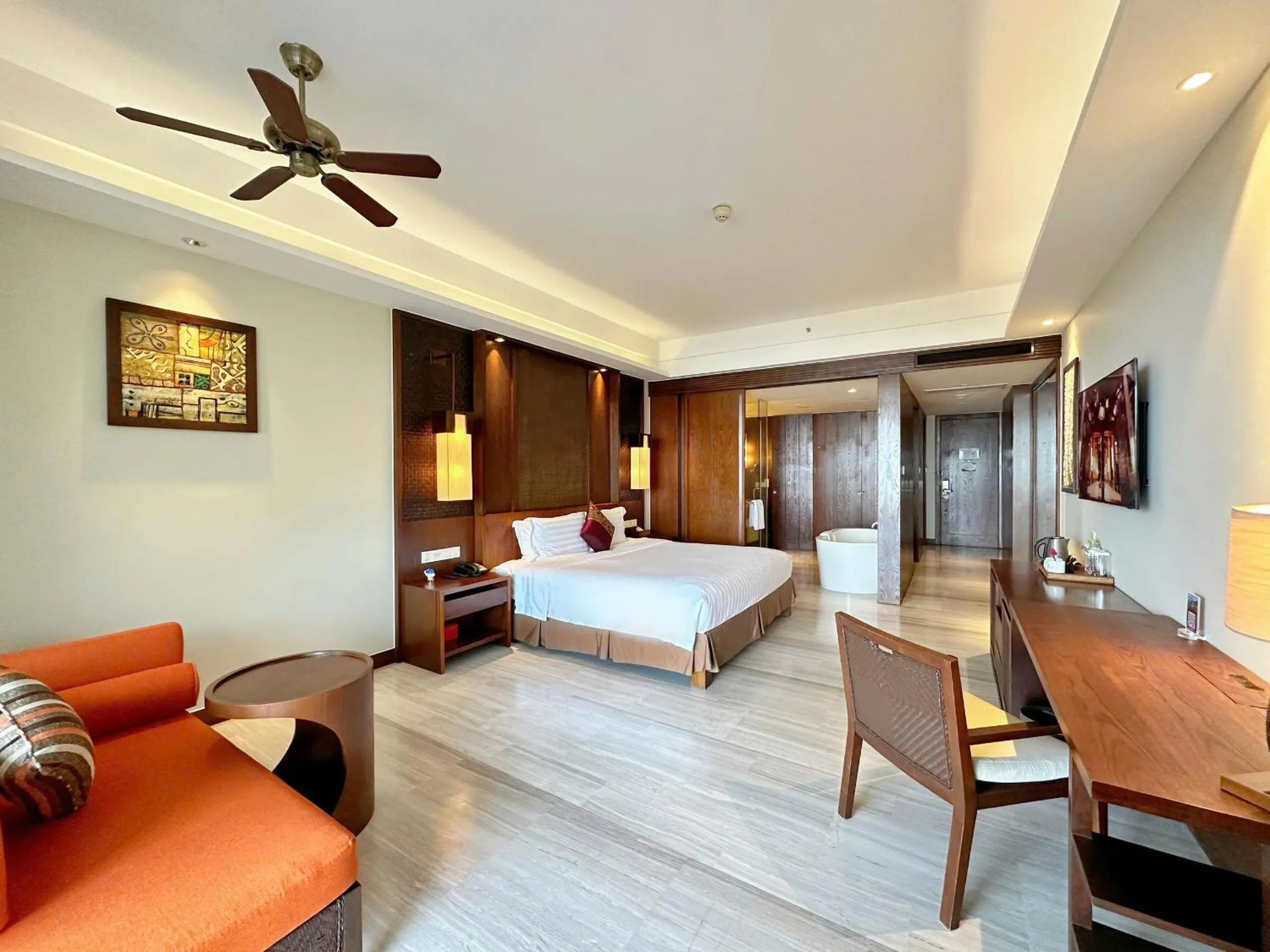 Bed in Crowne Plaza Danang Hotel & Resort