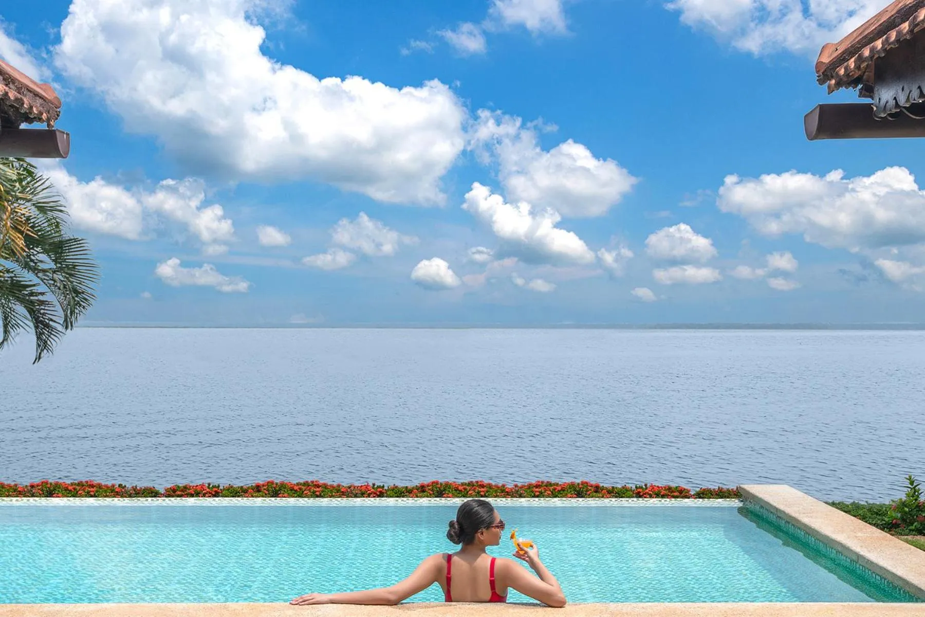 Swimming pool in Kumarakom Lake Resort