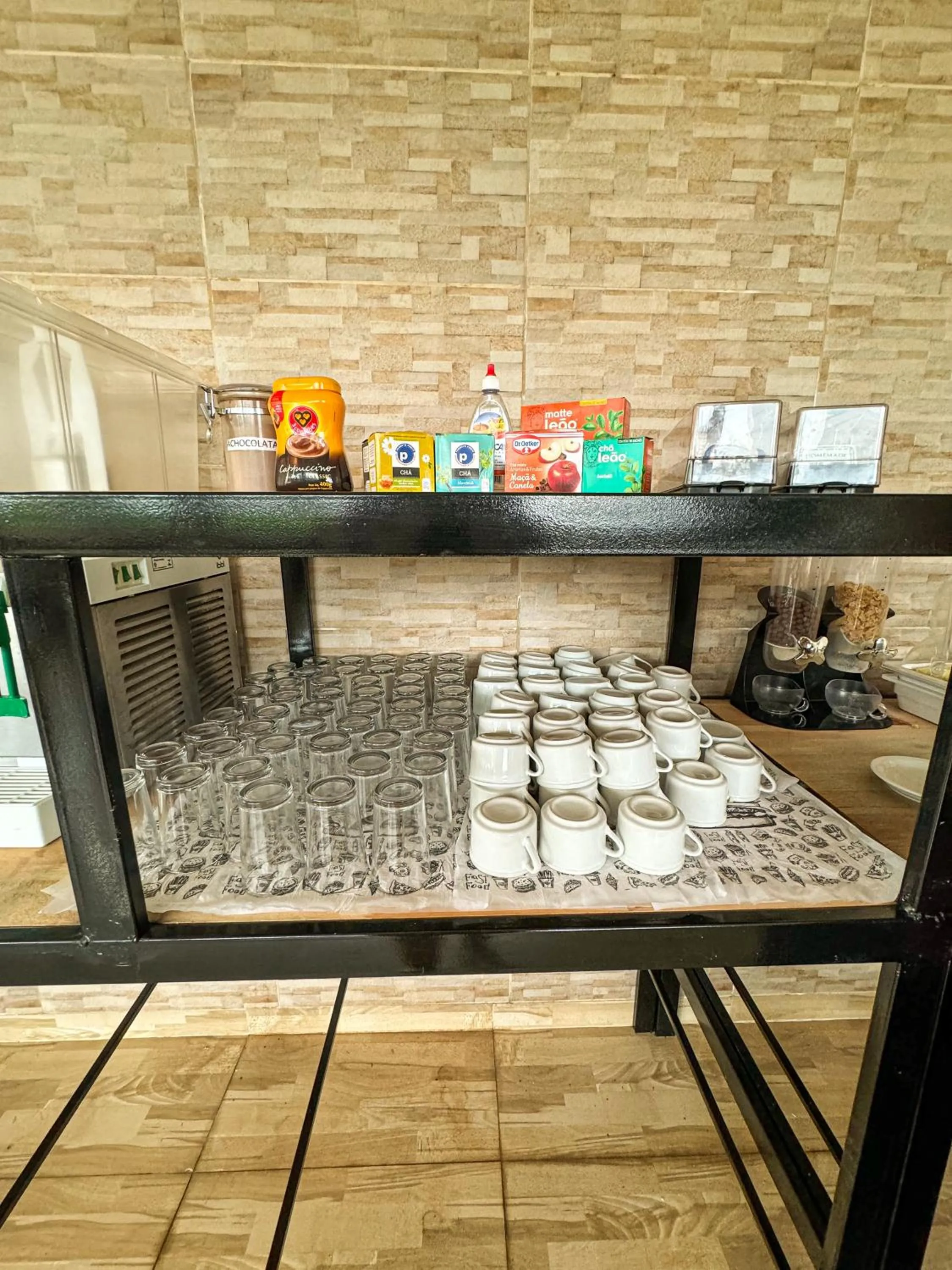 Coffee/tea facilities in Hotel Pigalle, próximo a Expo São Paulo
