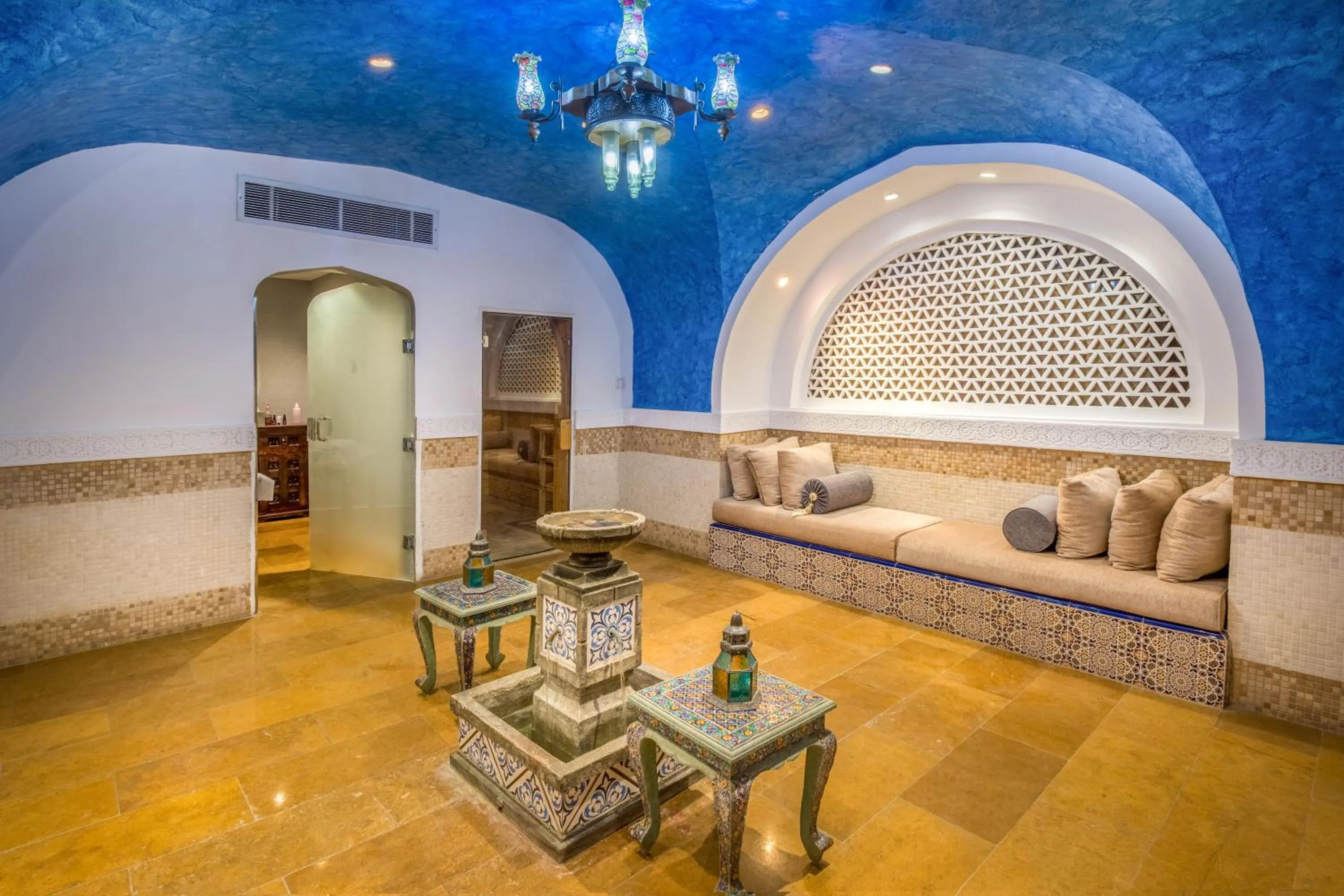 Nightclub / DJ in Grand Plaza Hotel - Takhasosi Riyadh