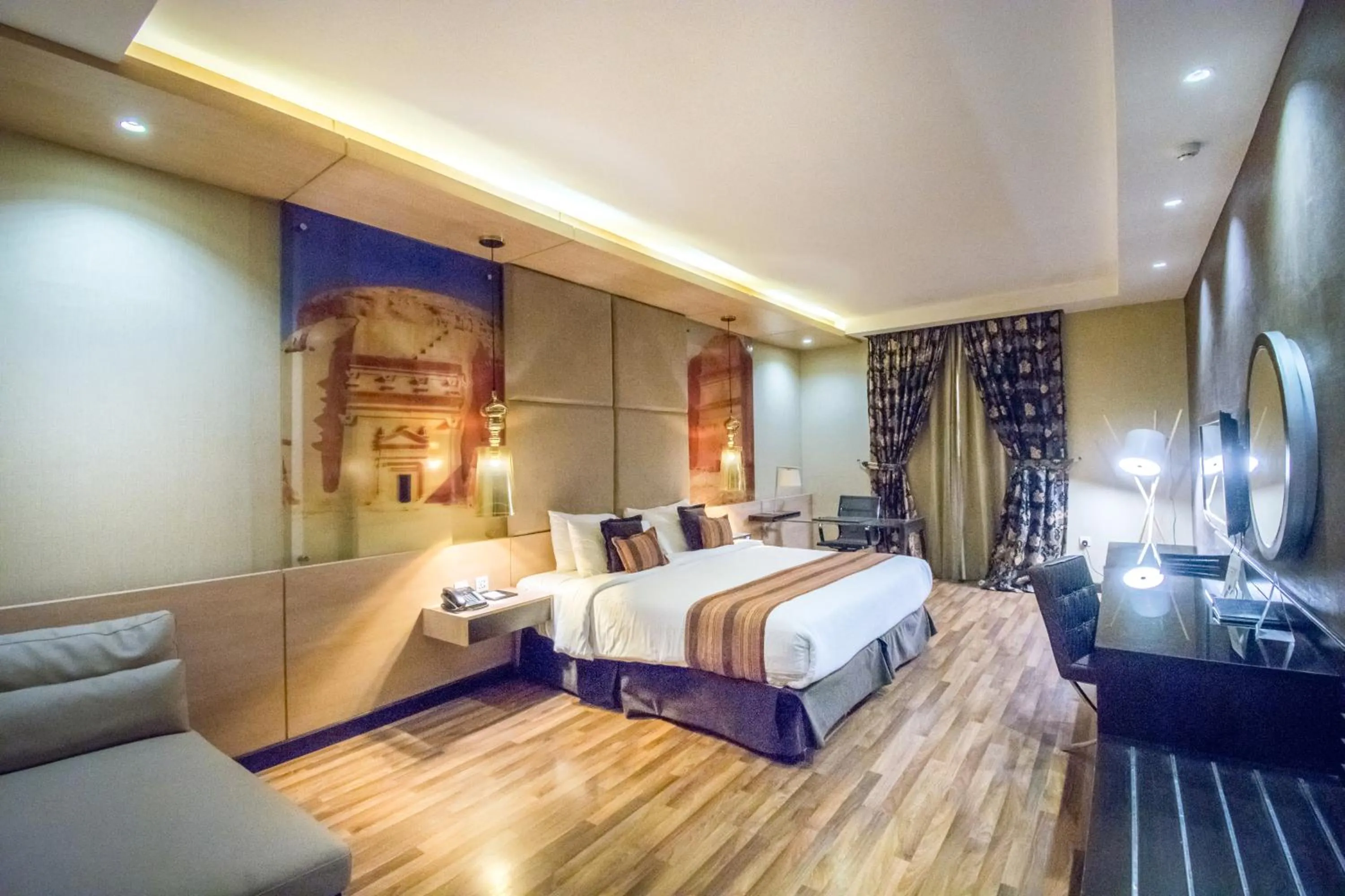 Bedroom, Bed in Grand Plaza Hotel - Takhasosi Riyadh