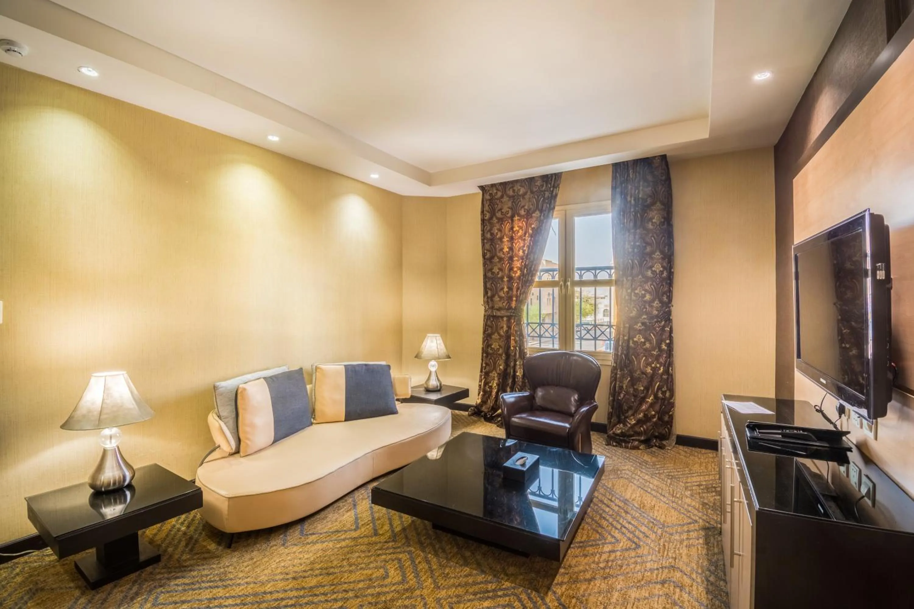 Living room in Grand Plaza Hotel - Takhasosi Riyadh