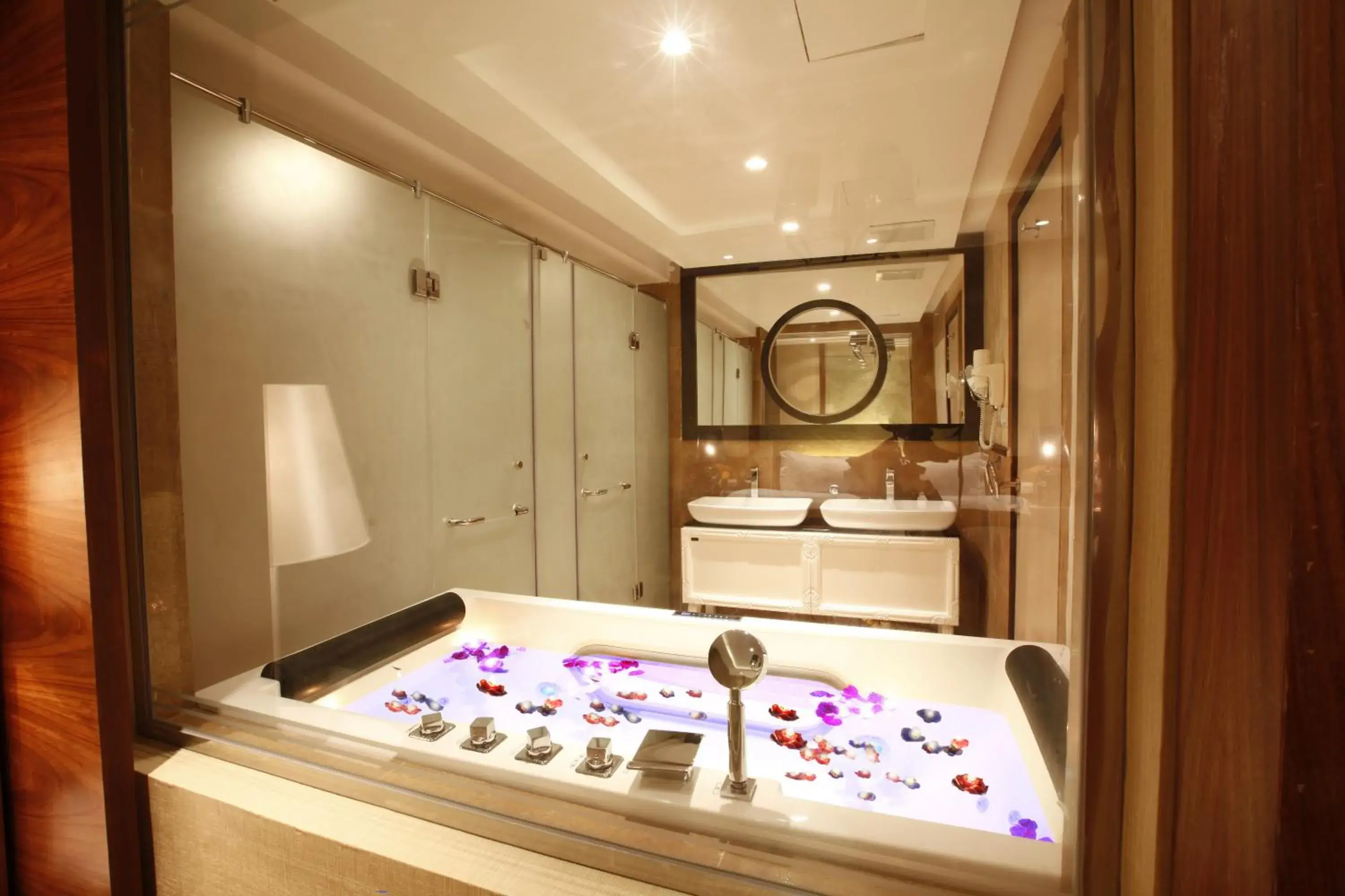 Honeymoon Suite in Grand Plaza Hotel - Takhasosi Riyadh Honeymoon Suite in Grand Plaza Hotel - Takhasosi Riyadh