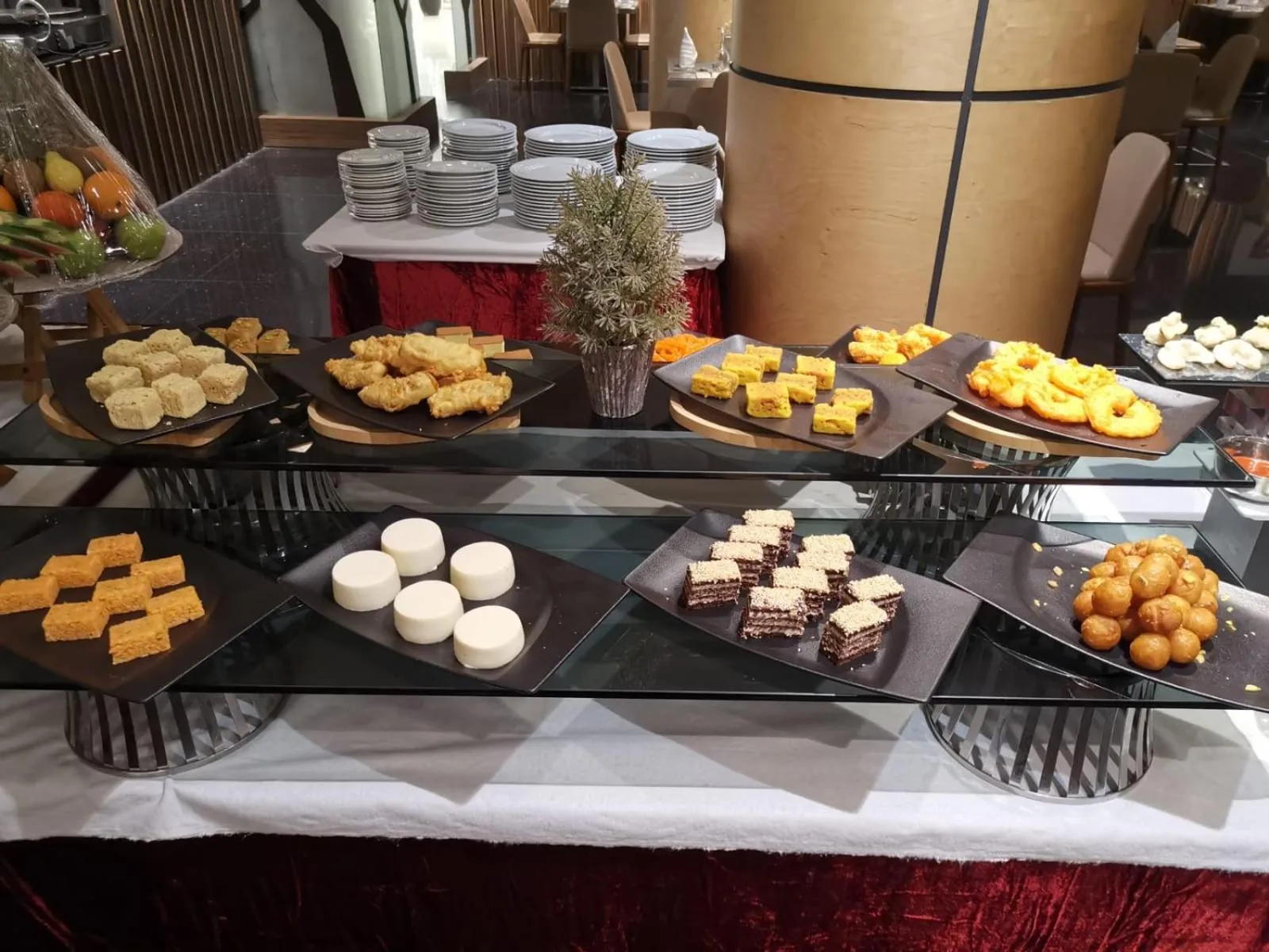 Restaurant/places to eat in Grand Plaza Hotel - Takhasosi Riyadh