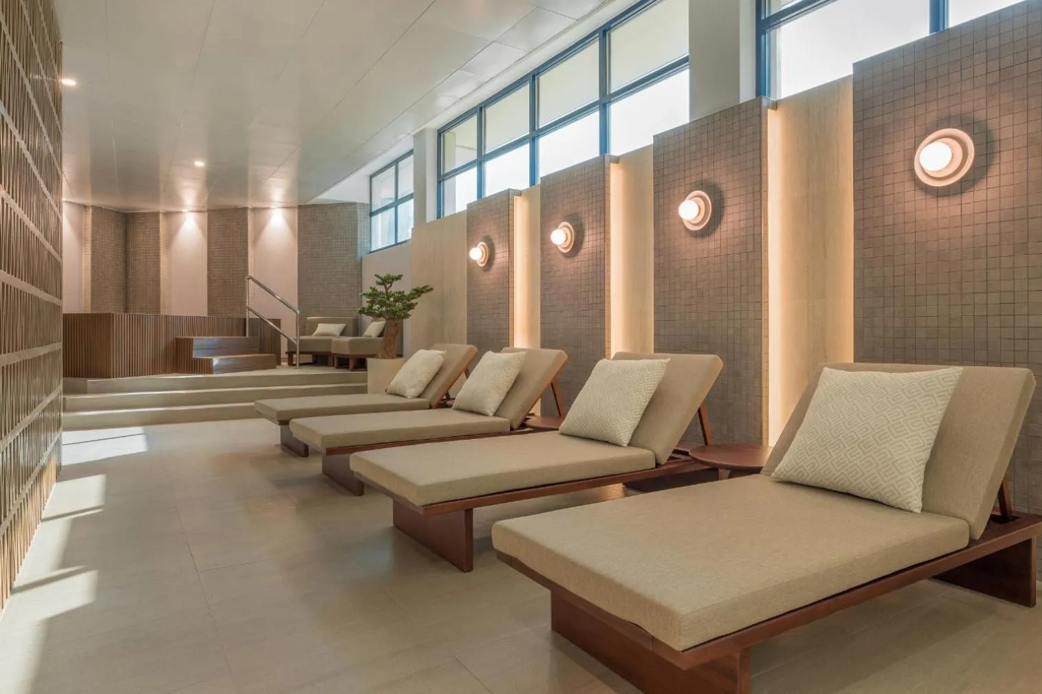 Swimming pool in Jumeirah Creekside Dubai