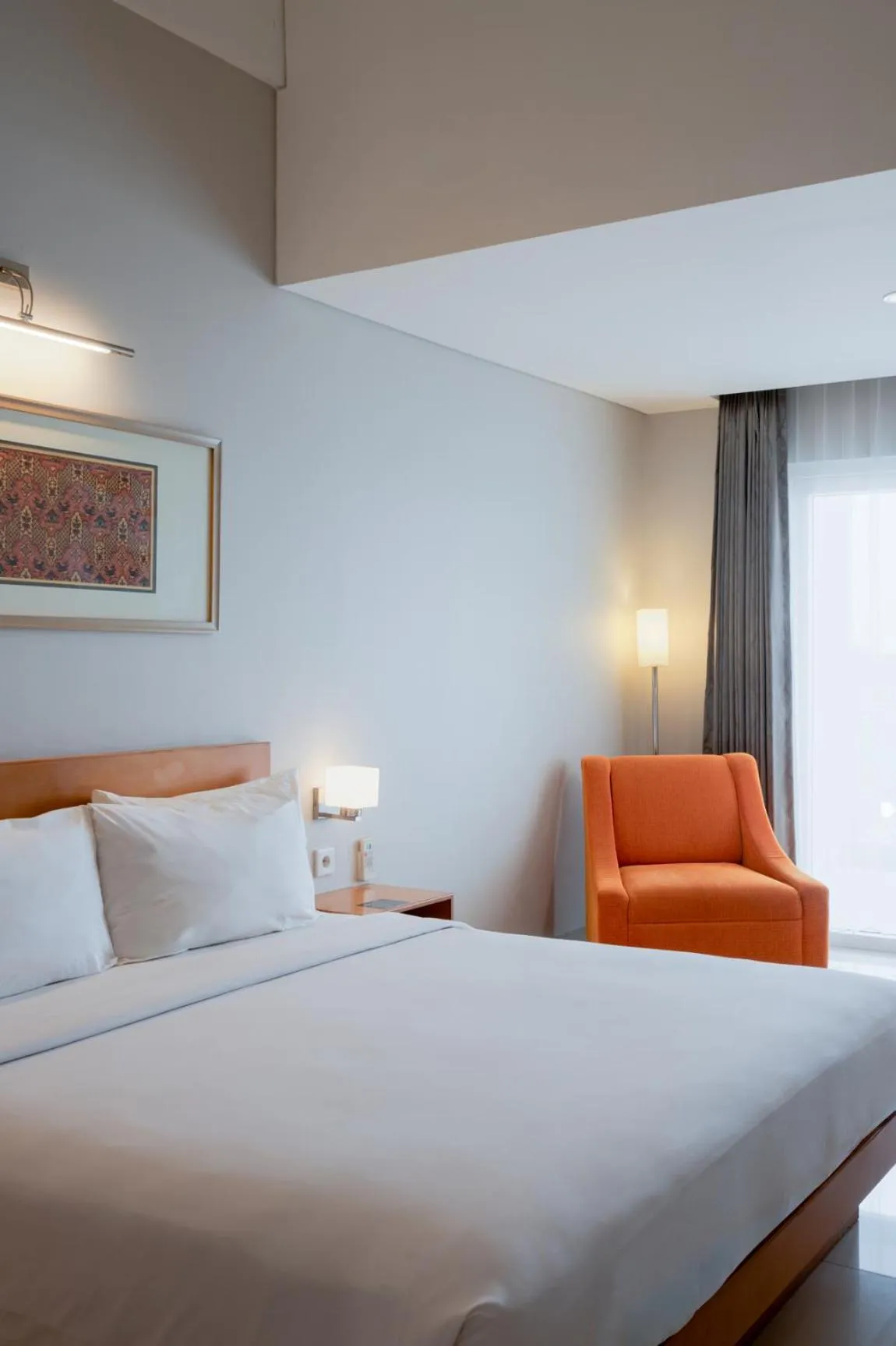 Bed in Hotel Santika Jemursari