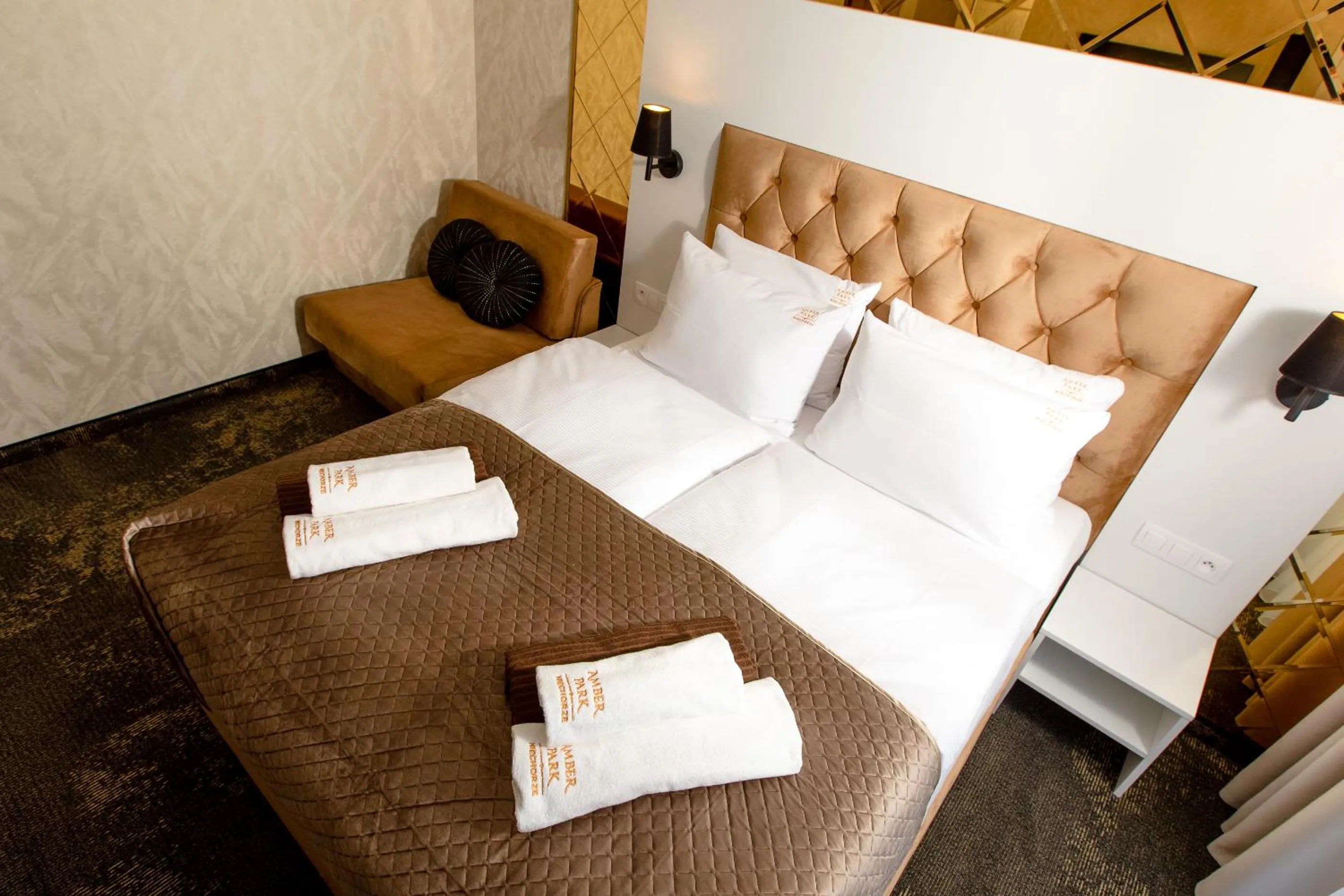 Photo of the whole room, Bed in Amber Park Spa