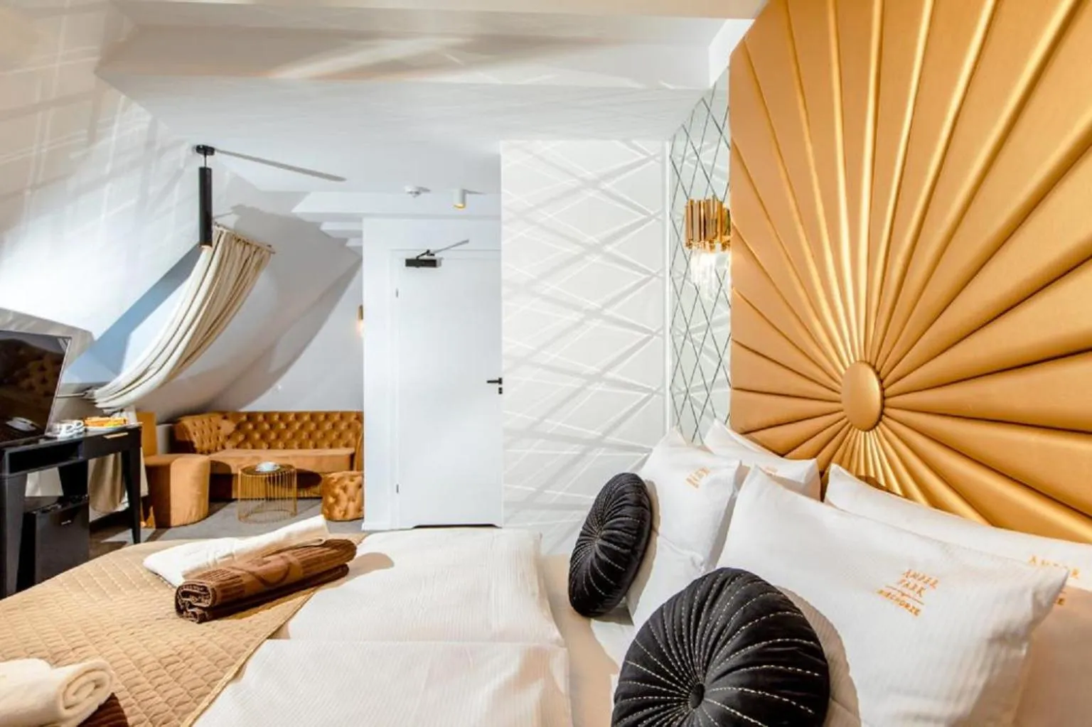 Photo of the whole room, Bed in Amber Park Spa