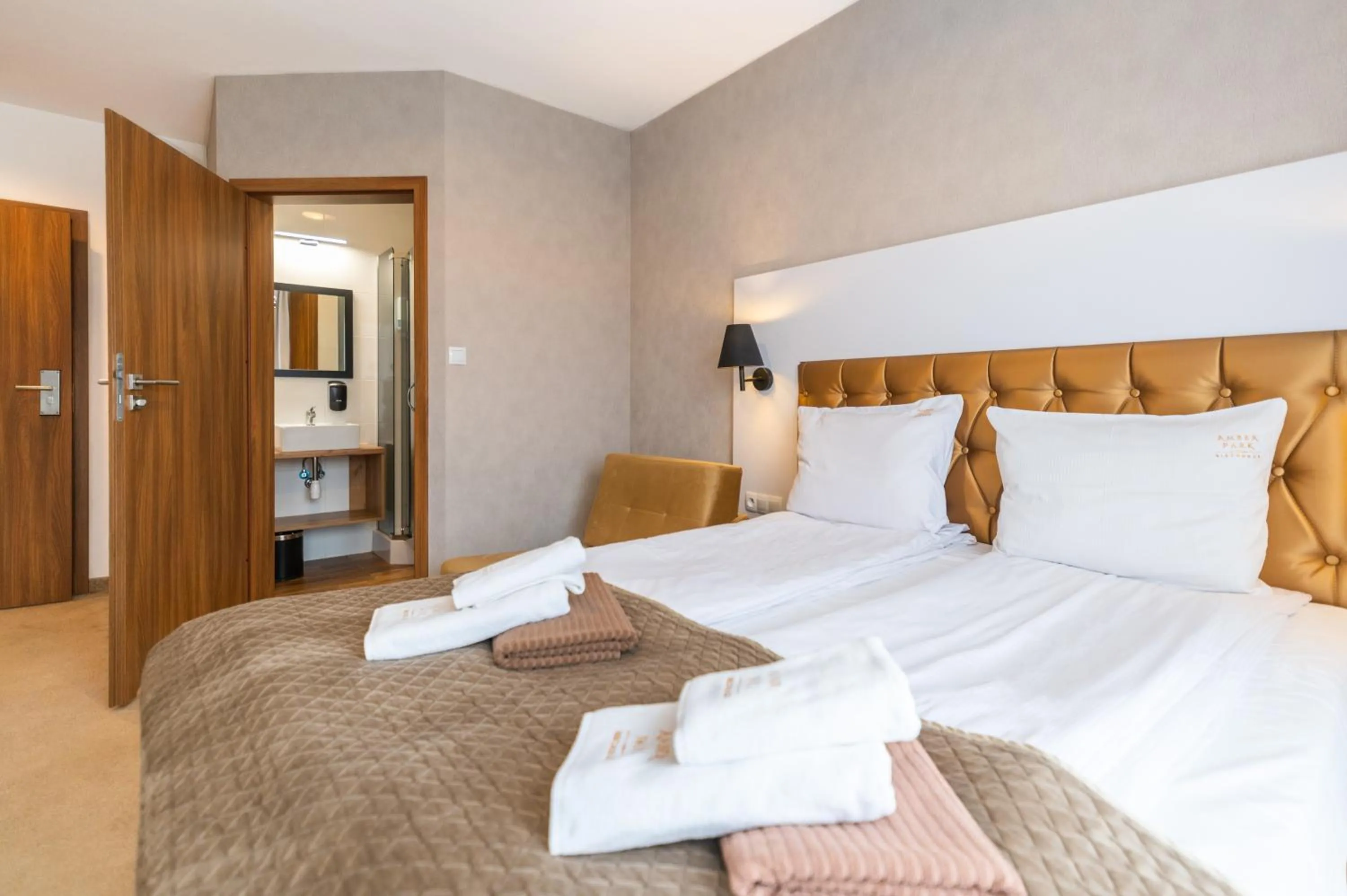 Bed in Amber Park Spa