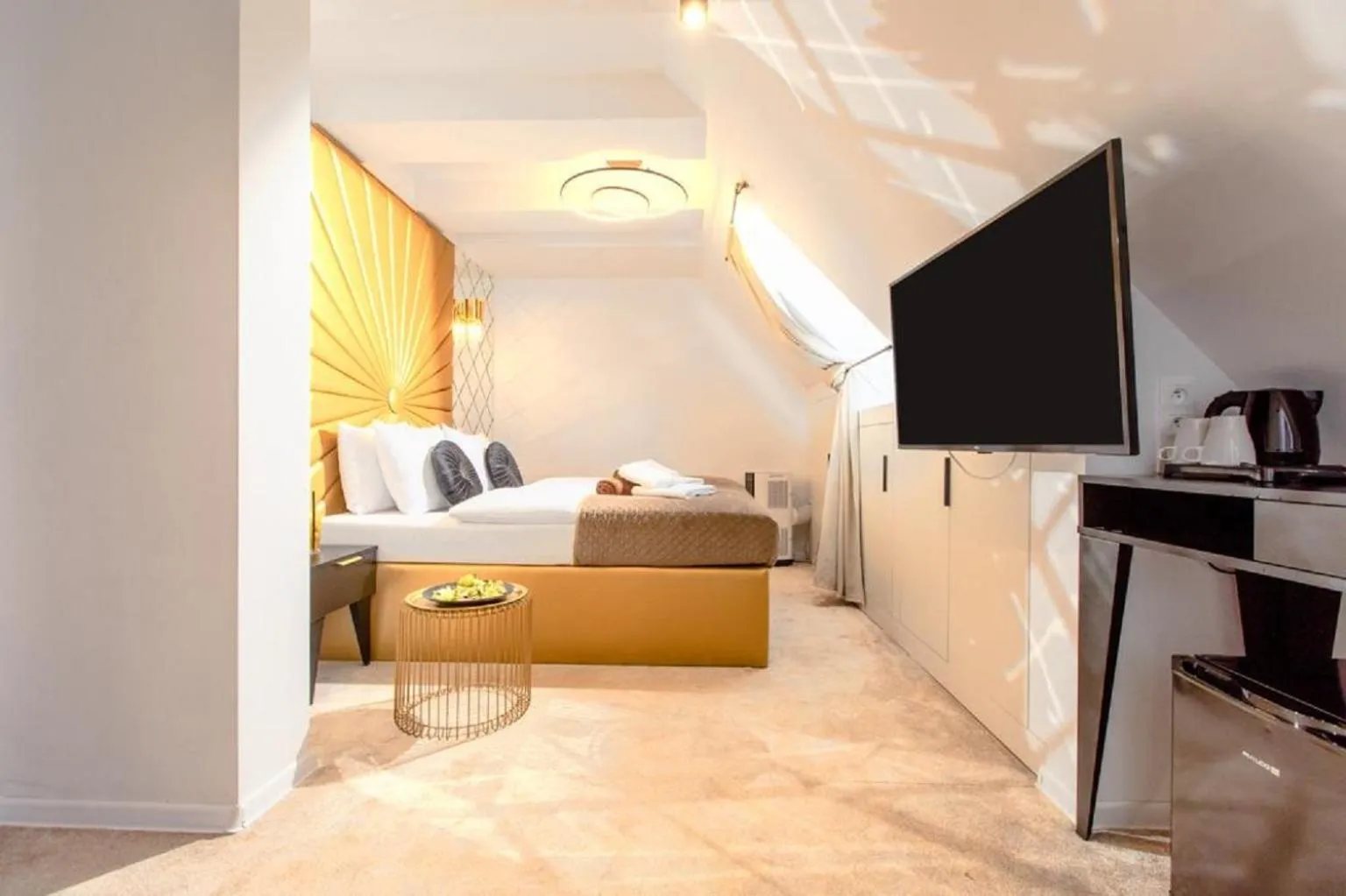 Photo of the whole room, Bed in Amber Park Spa