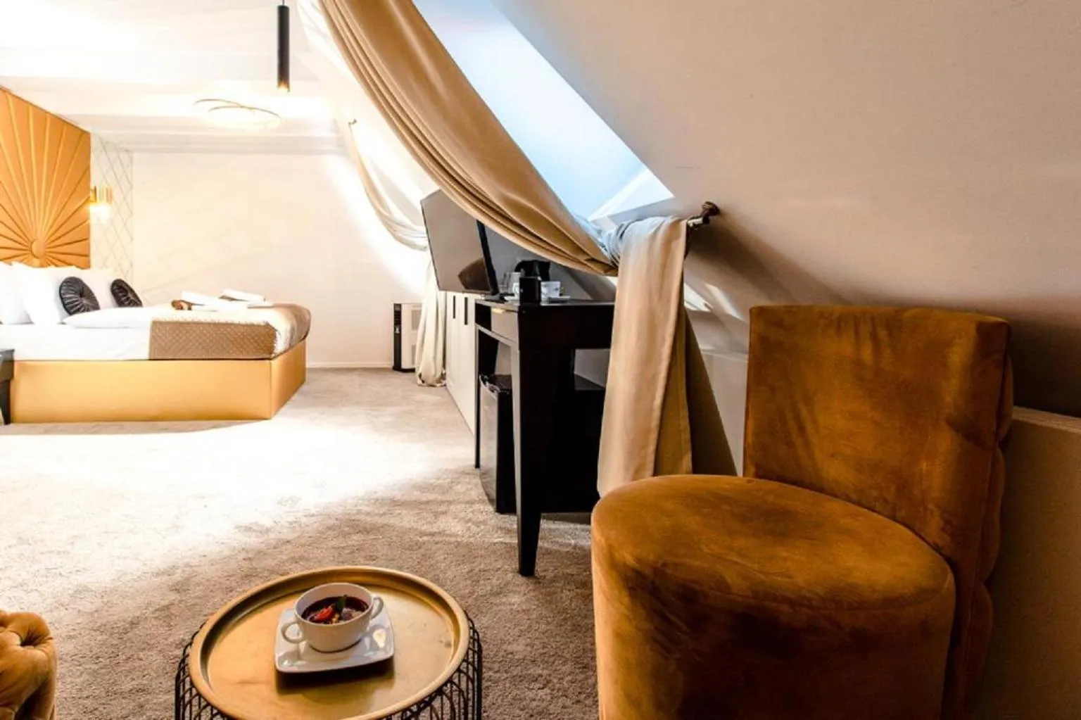 Photo of the whole room, Bed in Amber Park Spa