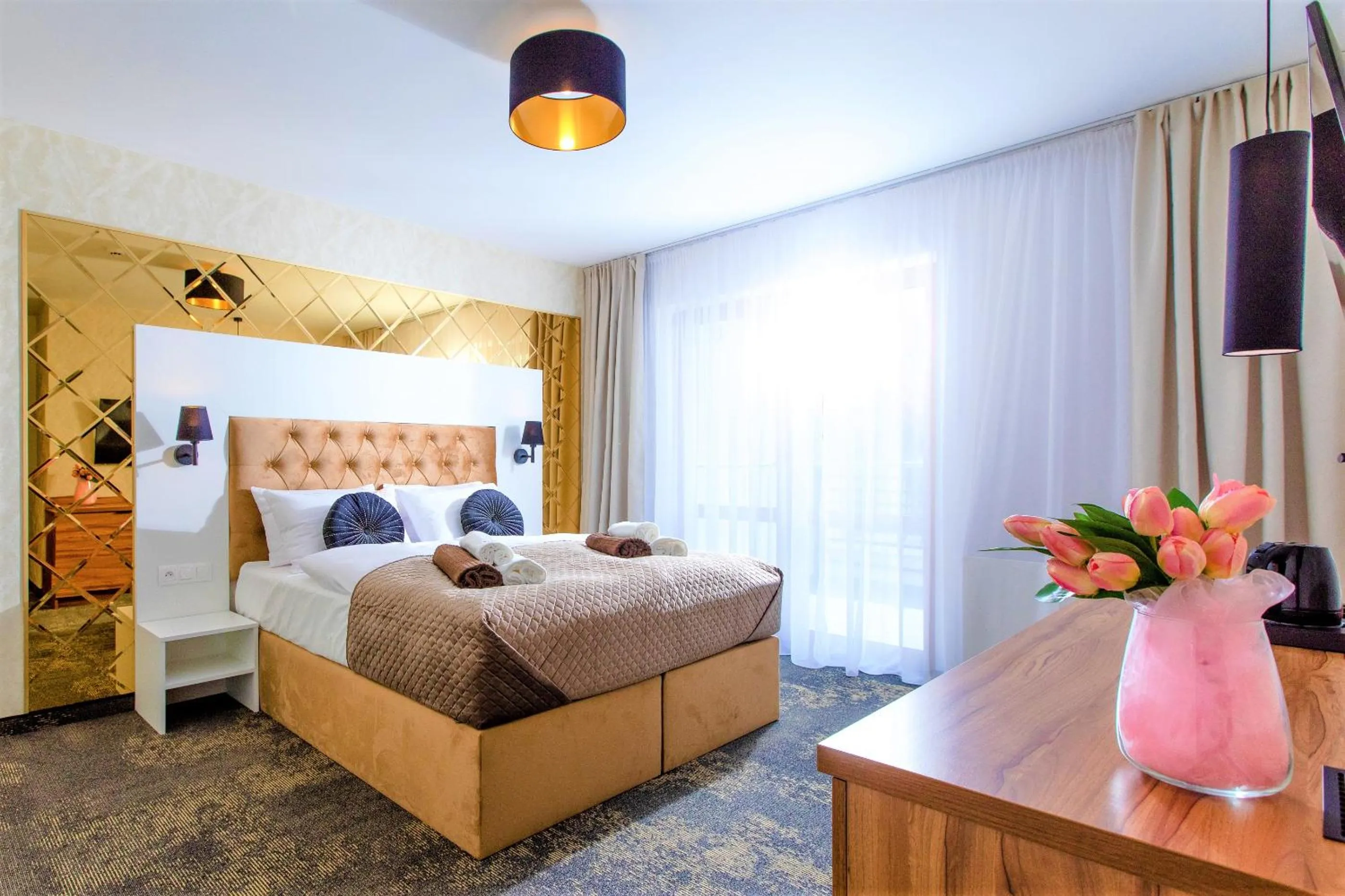 Photo of the whole room, Bed in Amber Park Spa