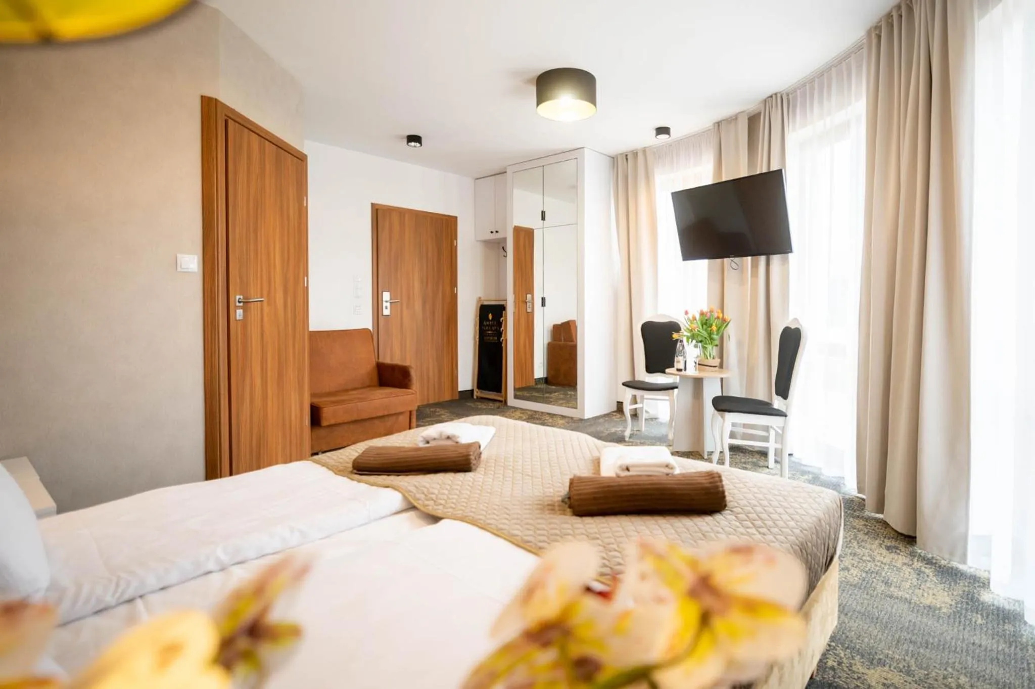 Photo of the whole room, Bed in Amber Park Spa