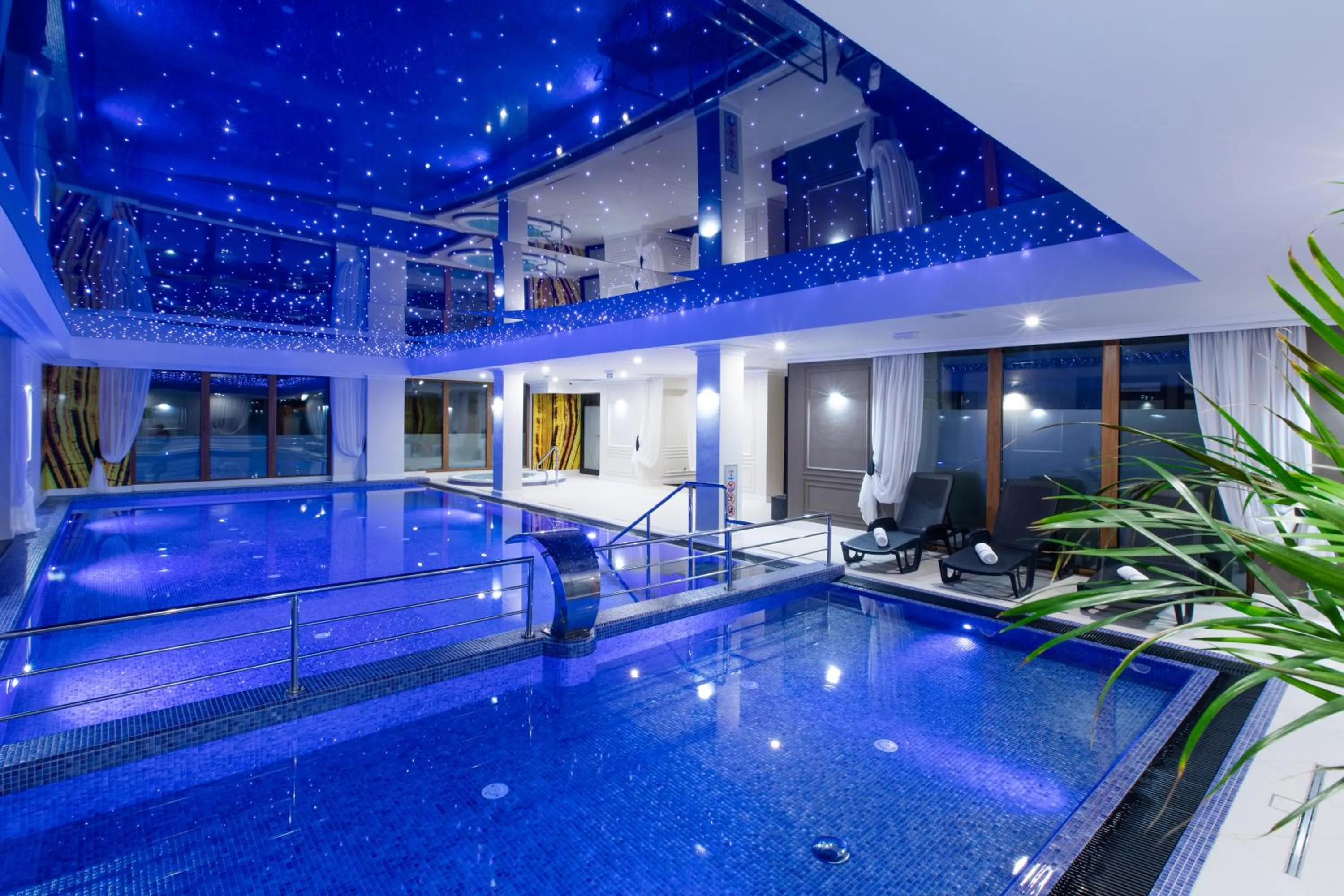 Swimming pool in Amber Park Spa