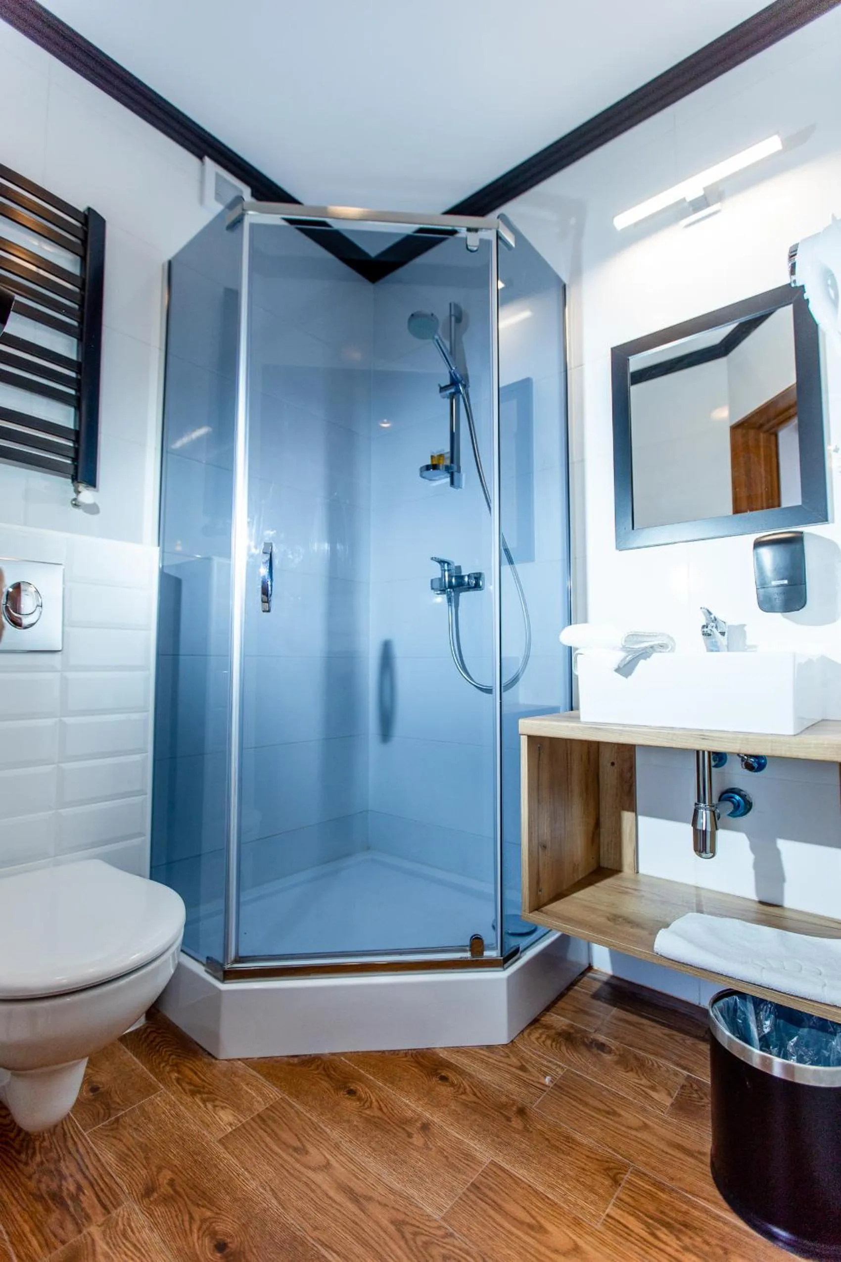 Shower in Amber Park Spa