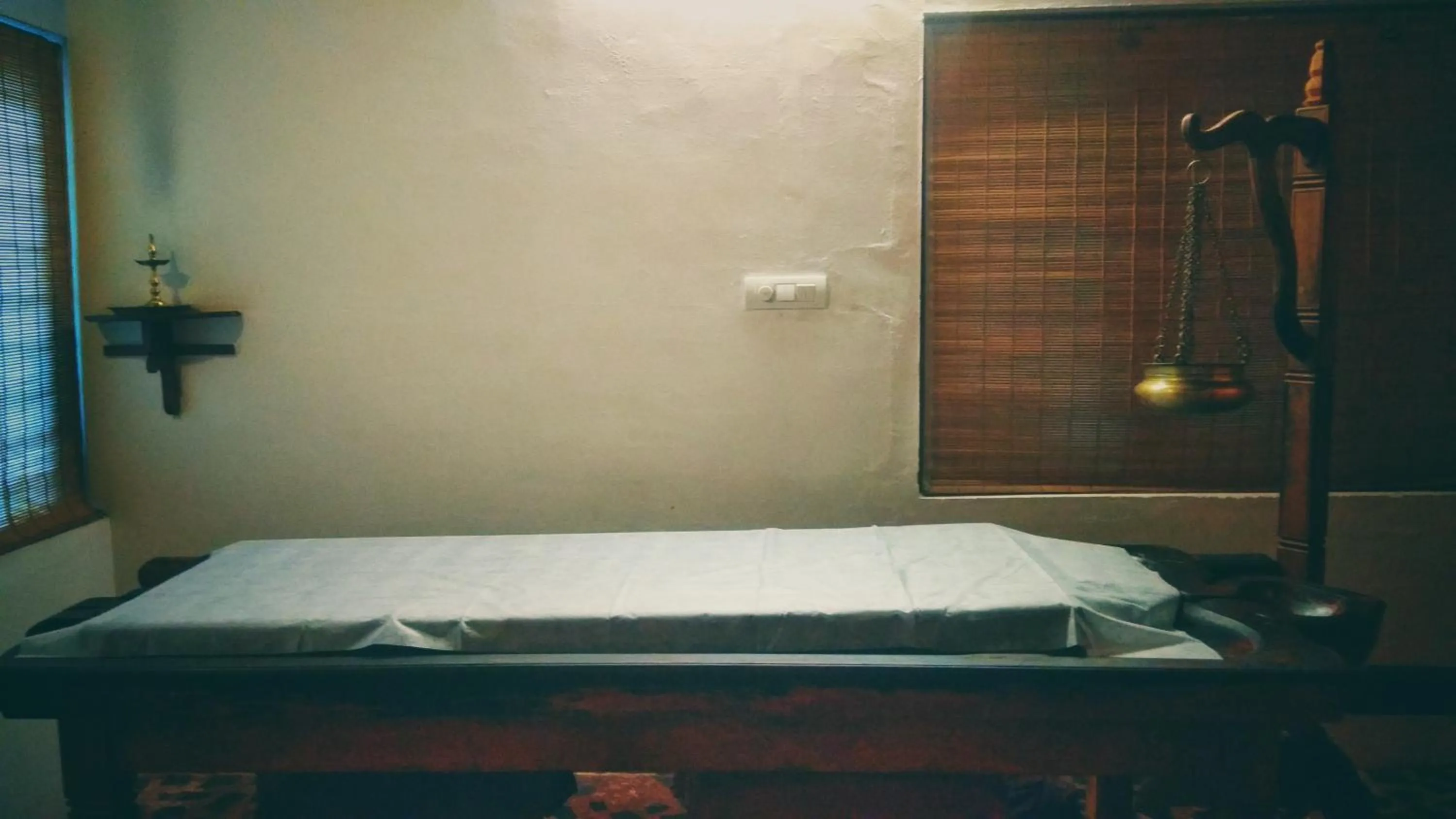 Massage, Bed in Punnamada Resort