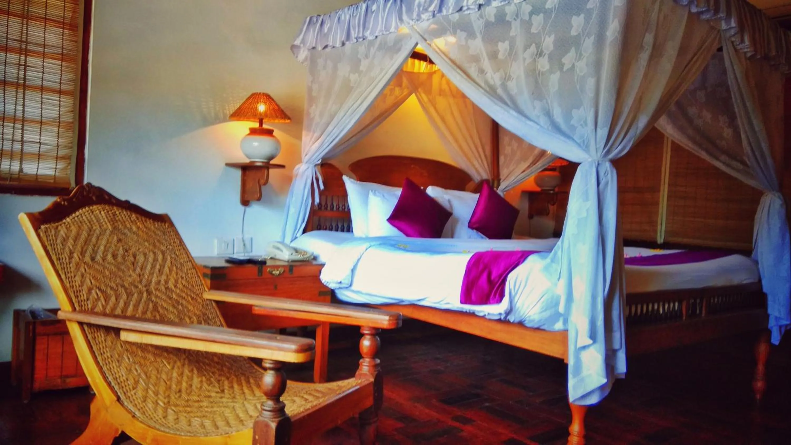 Bed in Punnamada Resort