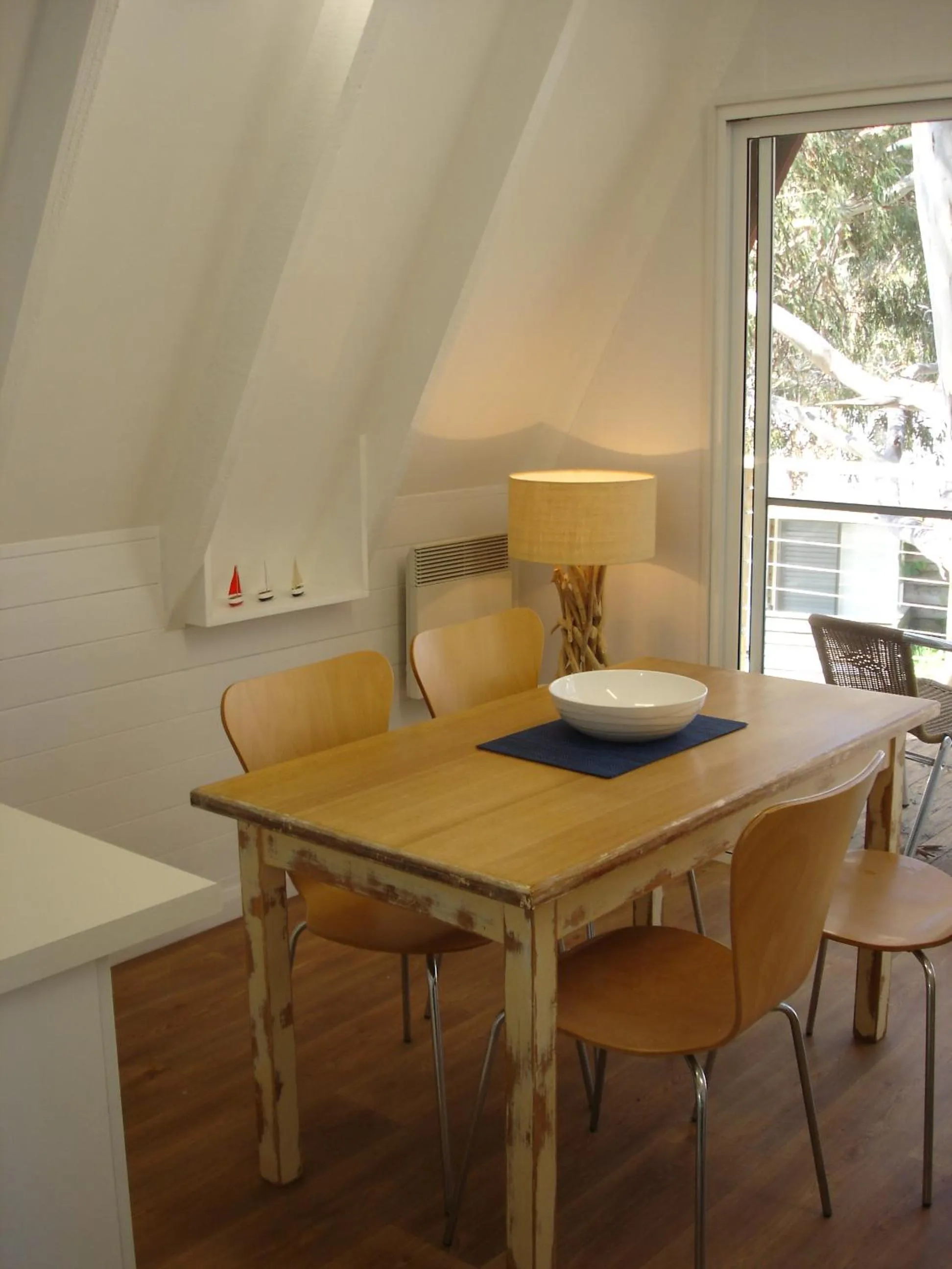 Dining area in Bicheno by the Bay