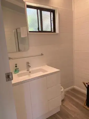 Deluxe Bungalow in Bicheno by the Bay Deluxe Bungalow in Bicheno by the Bay