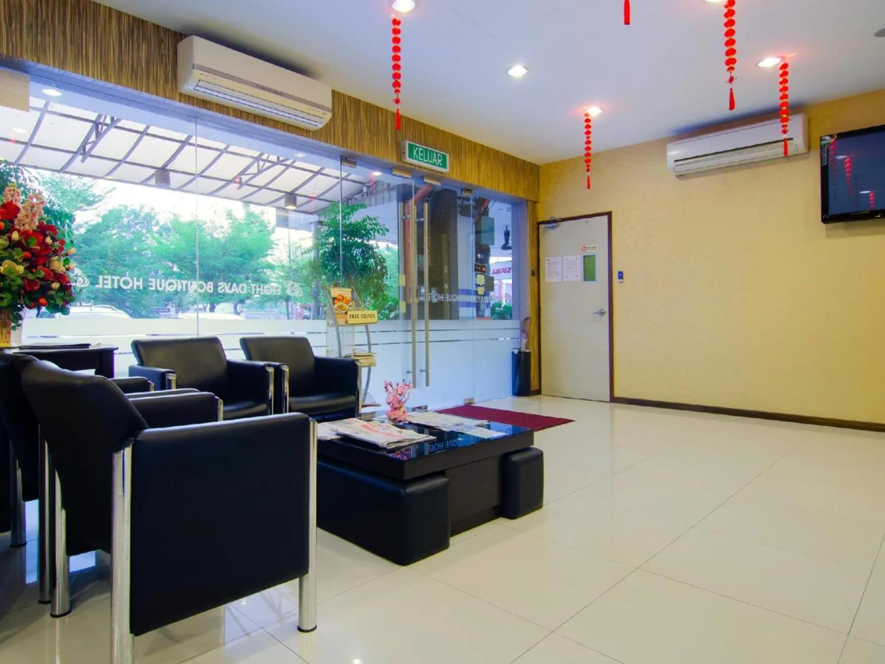 Lobby or reception in Eight Days Boutique Hotel - Mount Austin