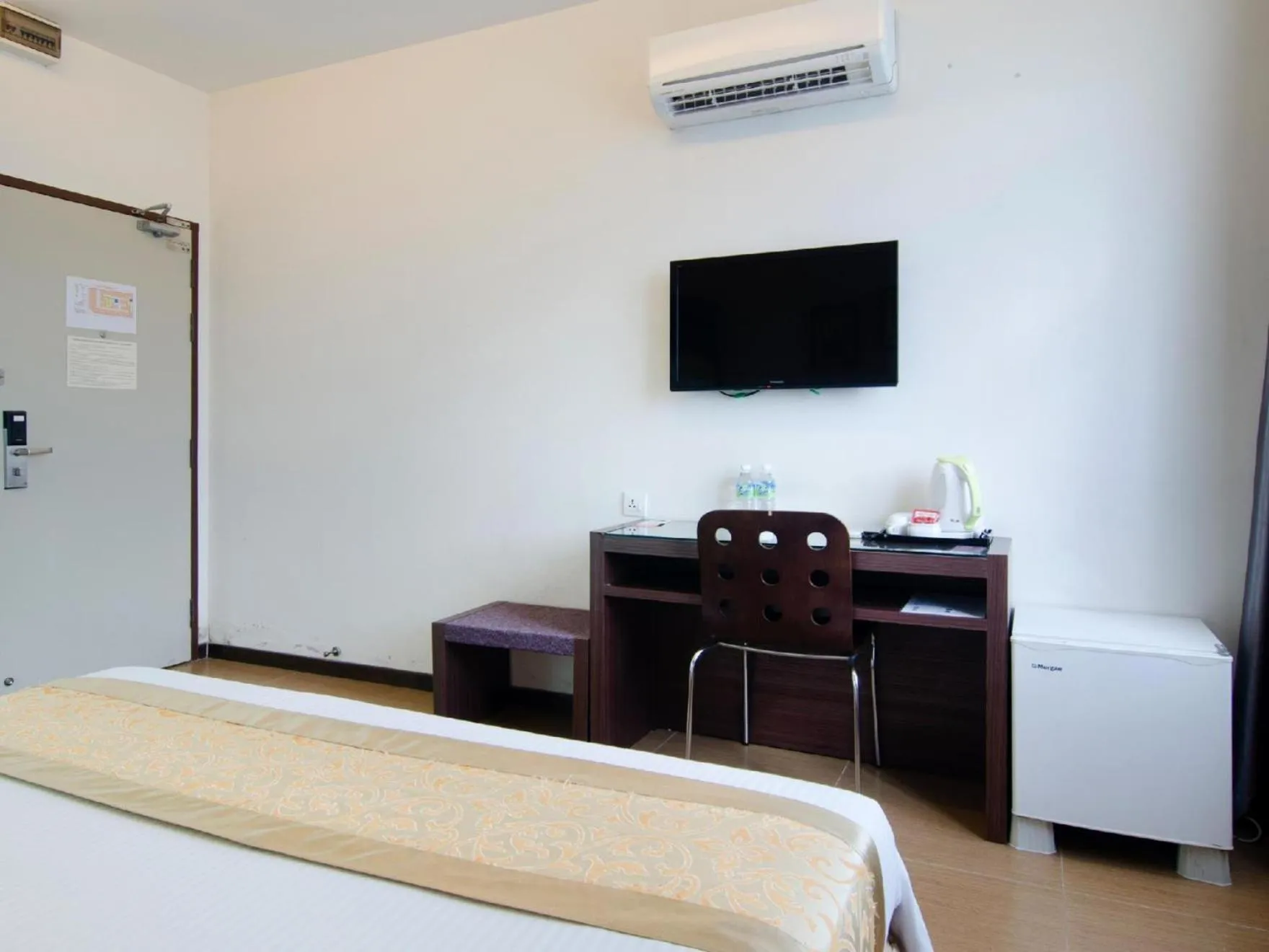 Bedroom, Bed in Eight Days Boutique Hotel - Mount Austin