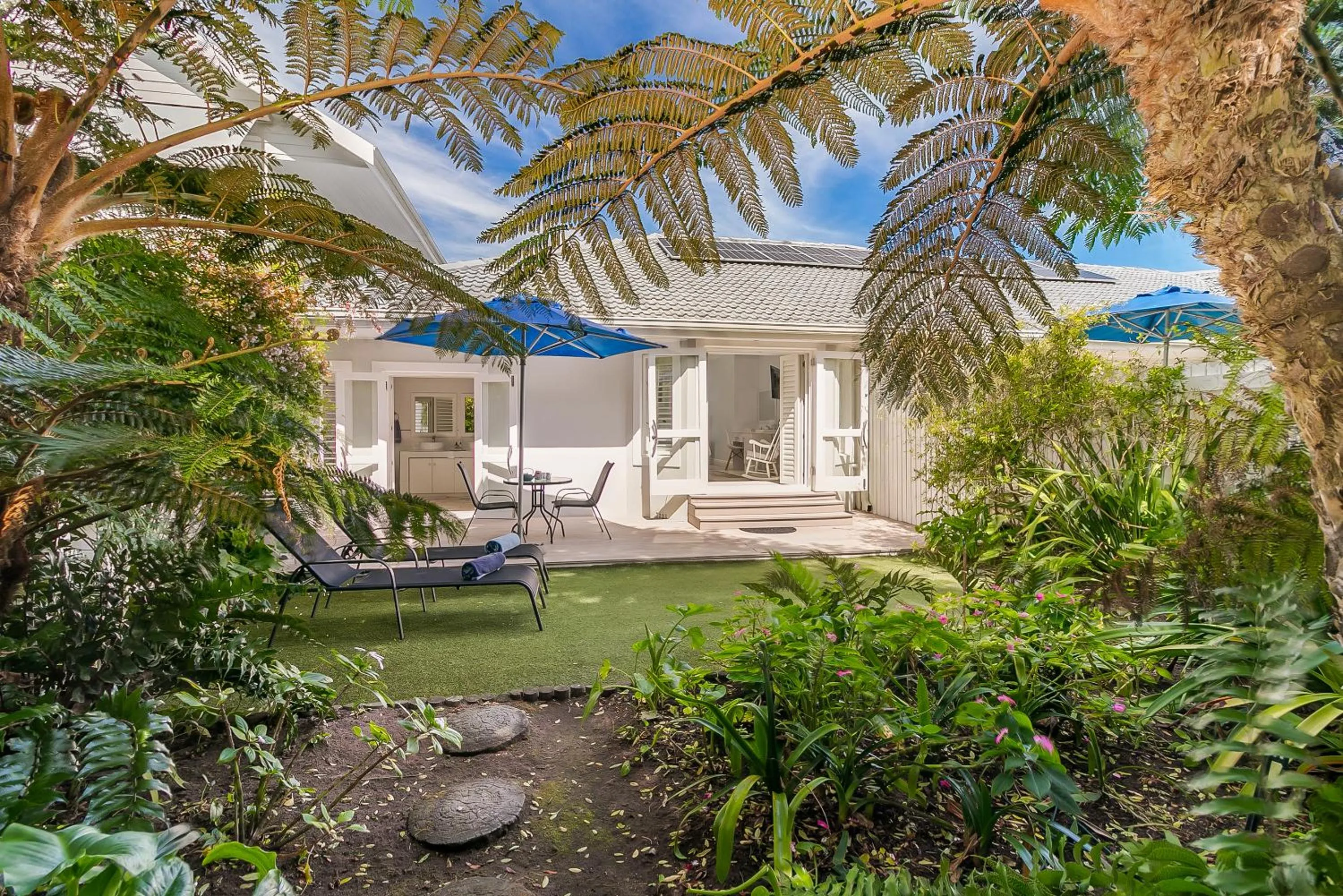 Patio in One on Bollard