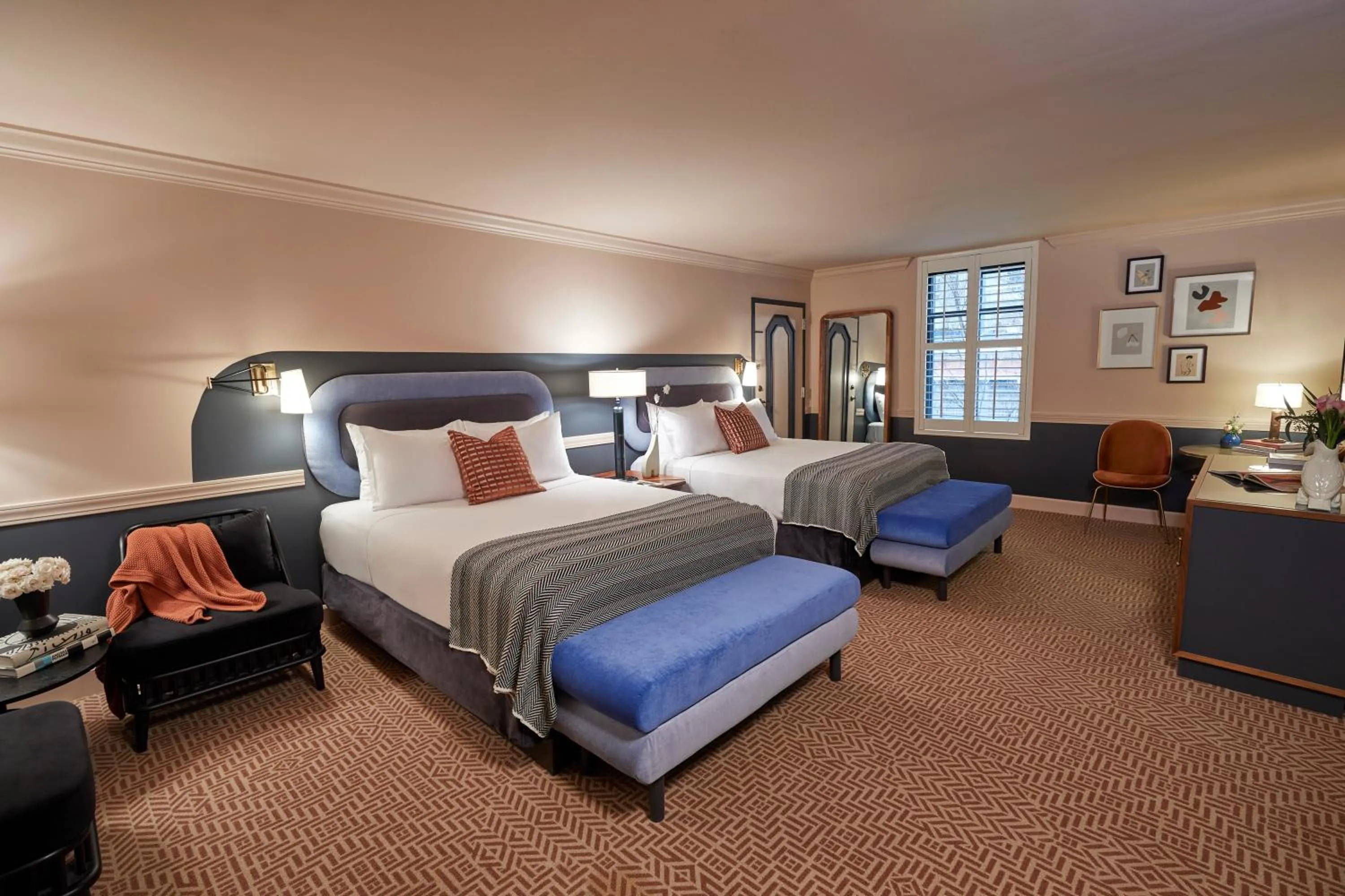 Photo of the whole room, Bed in The Oliver Hotel Knoxville, by Oliver