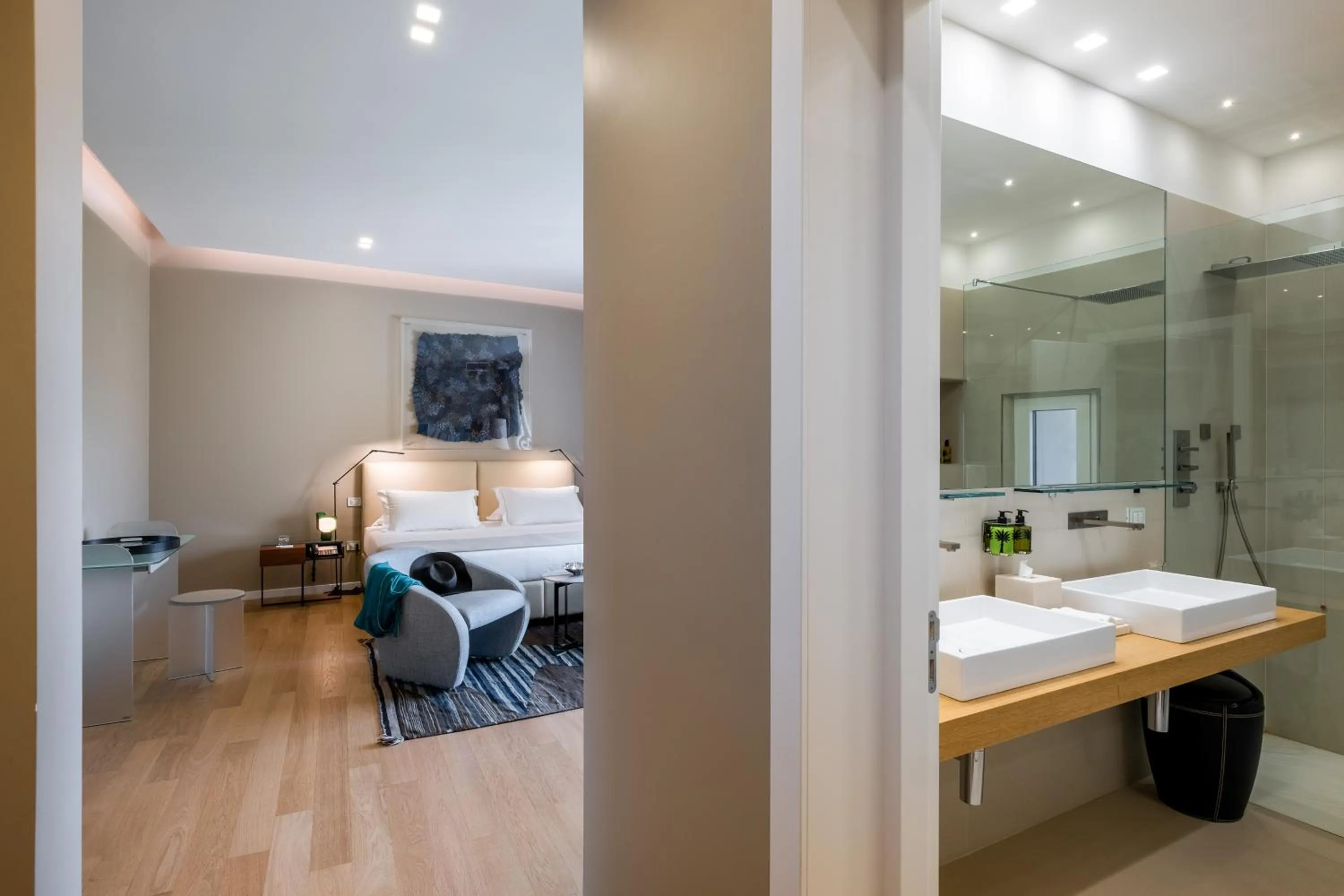 Photo of the whole room in La Fiermontina Palazzo Bozzi Corso Hotel