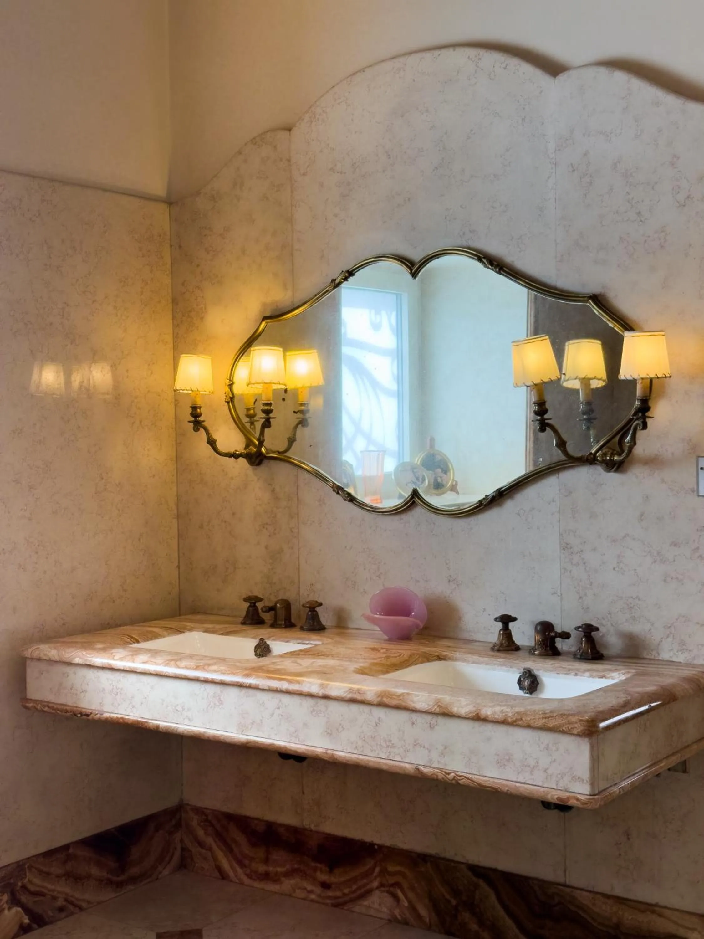 Bathroom in La Fiermontina Palazzo Bozzi Corso Hotel