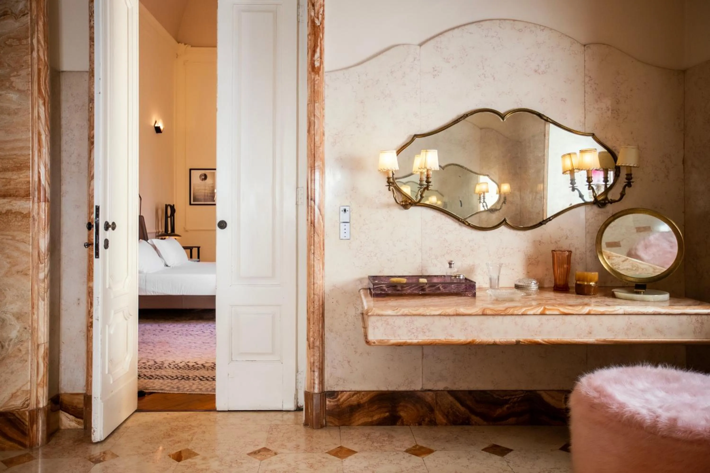 Bathroom, Bed in La Fiermontina Palazzo Bozzi Corso Hotel