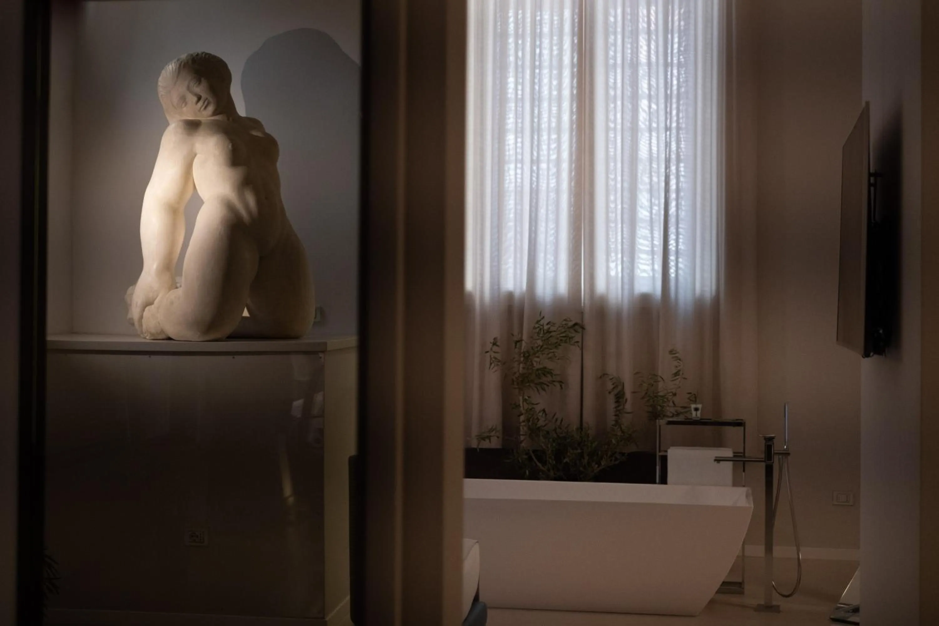 Decorative detail in La Fiermontina Palazzo Bozzi Corso Hotel