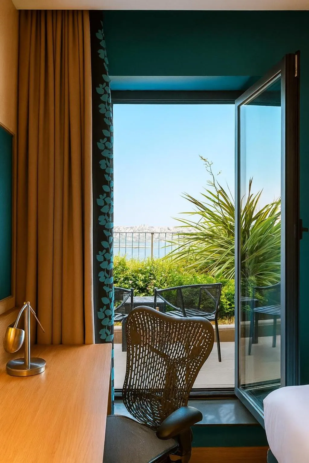 View (from property/room), Bed in Dosso Dossi Hotels & SPA Golden Horn