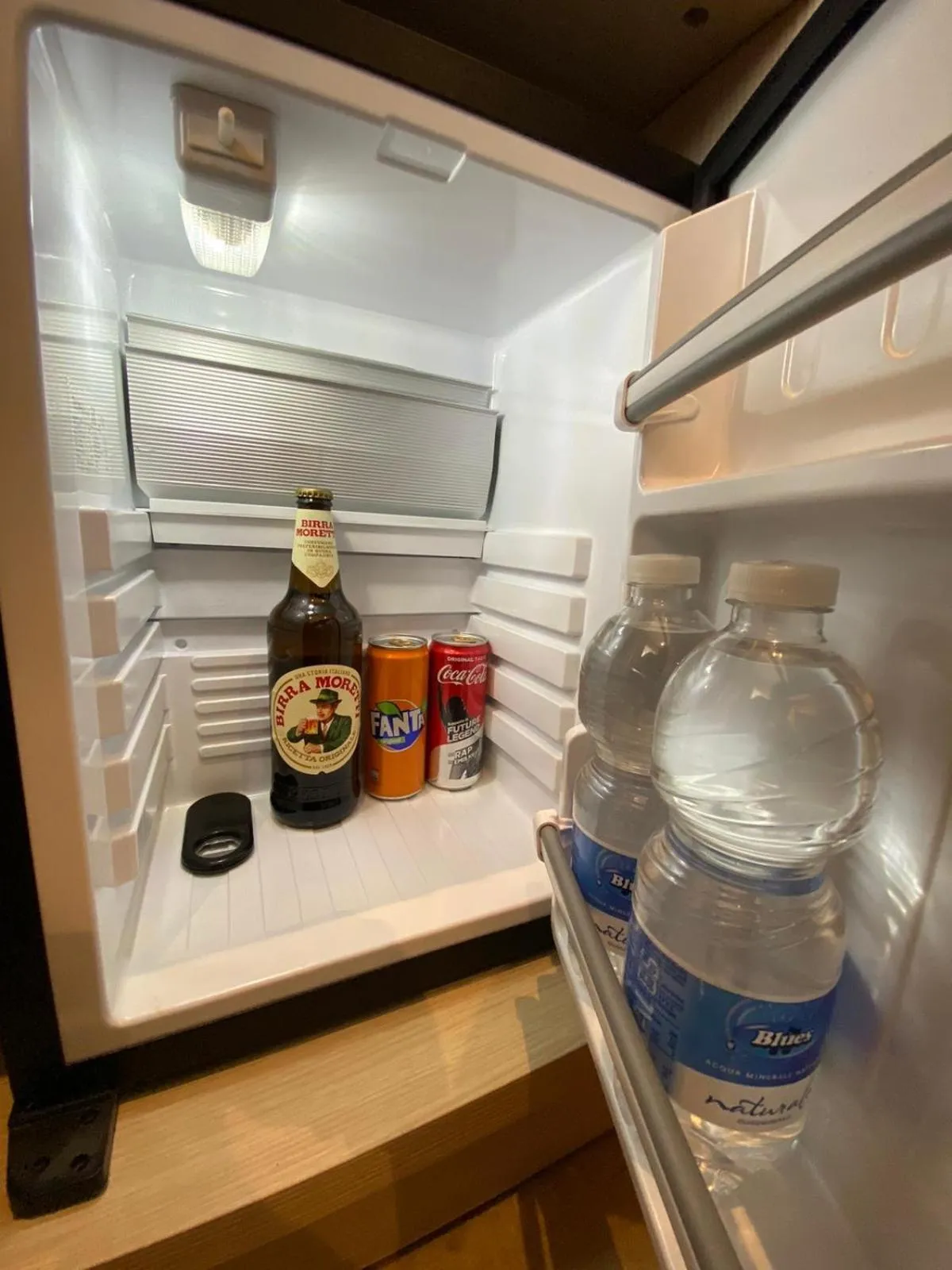 Food and drinks in Hotel Victoria