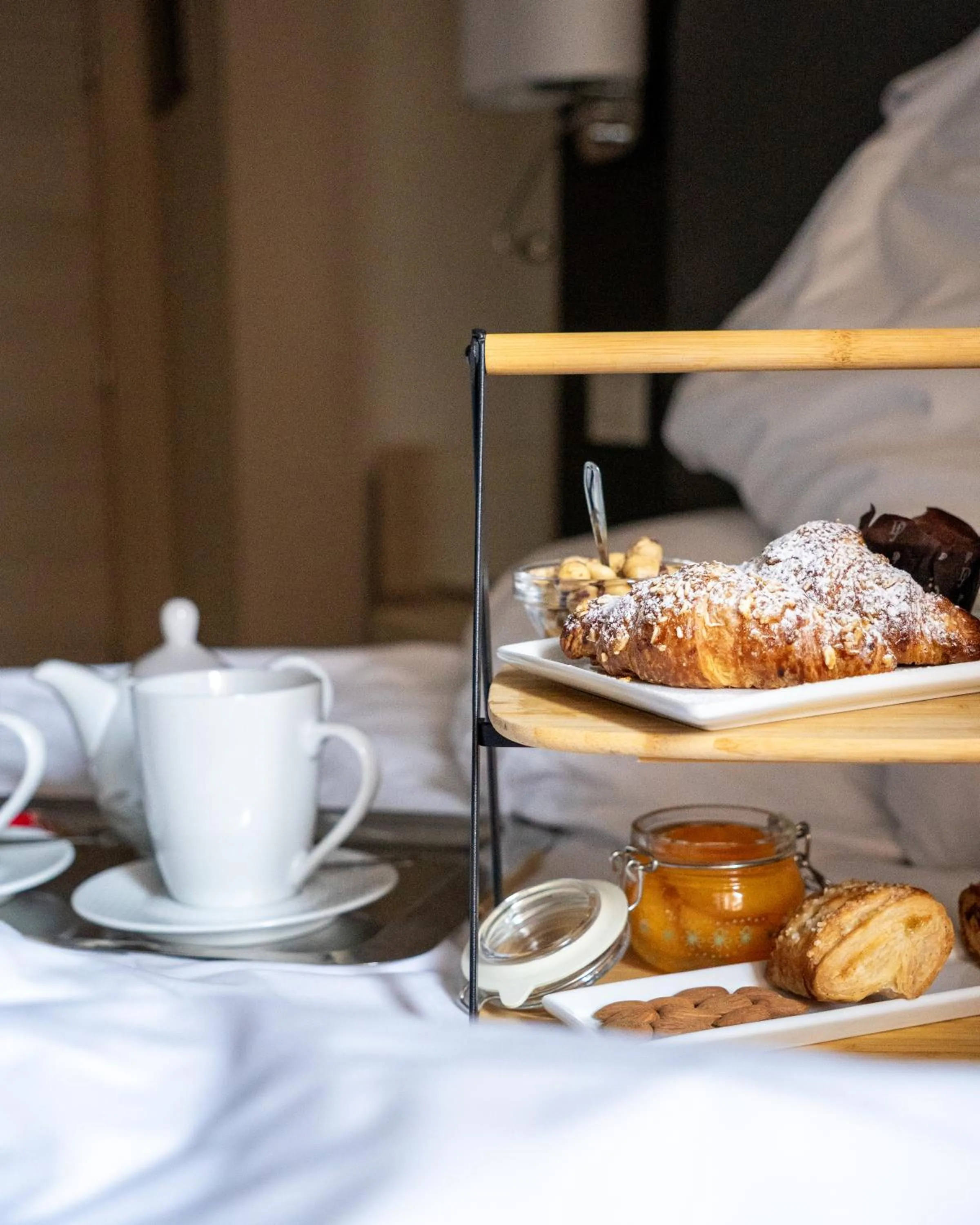 Breakfast, Bed in Hotel Victoria
