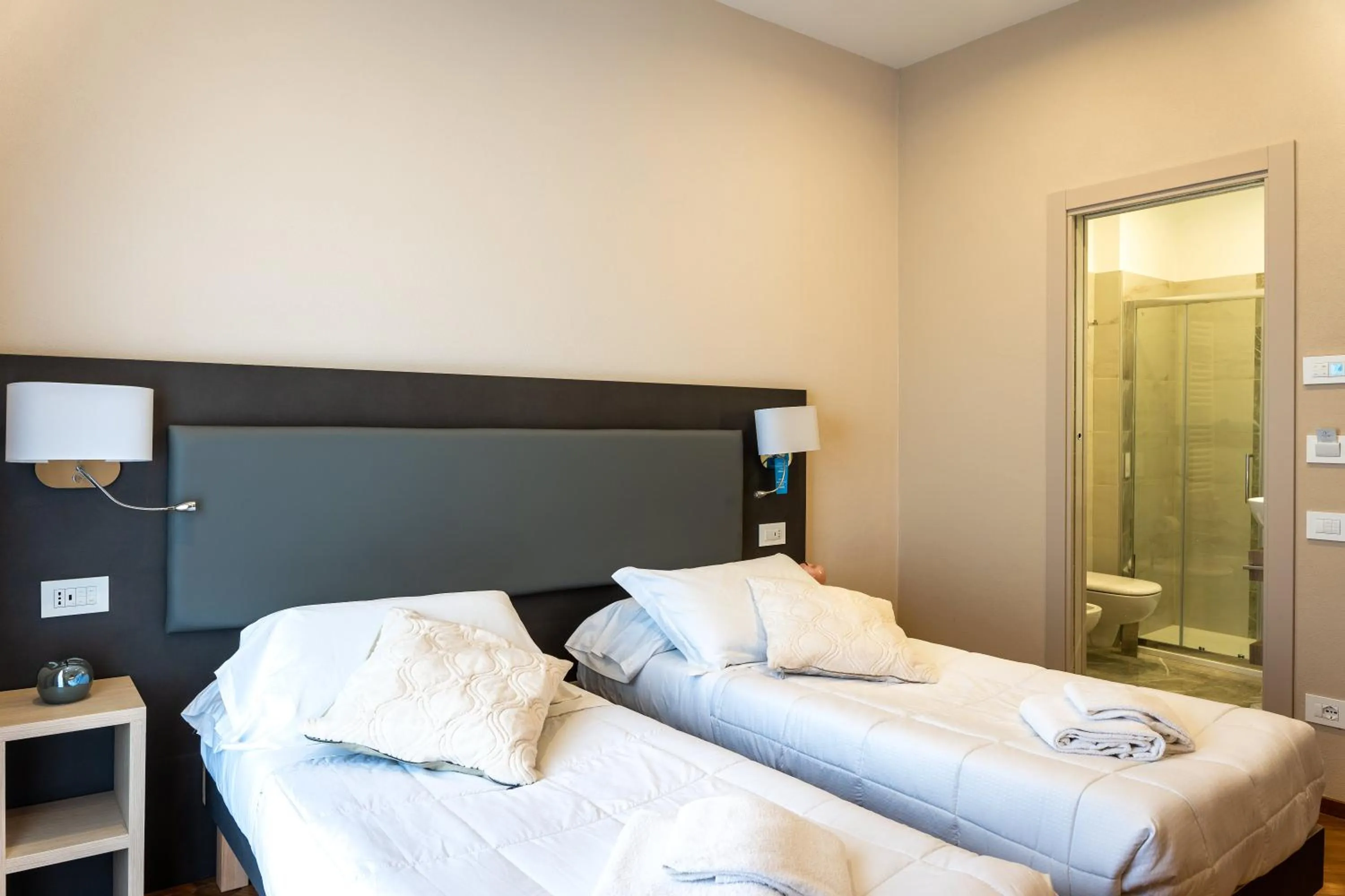 Bed in Hotel Victoria