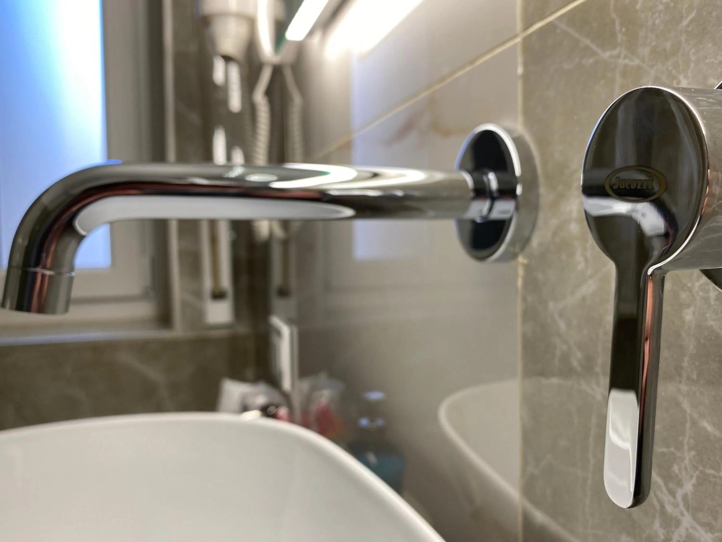 Bathroom in Hotel Victoria
